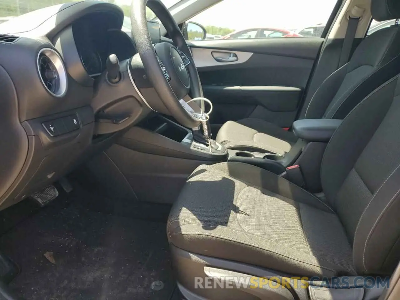 7 Photograph of a damaged car 3KPF24AD2PE663486 KIA FORTE 2023