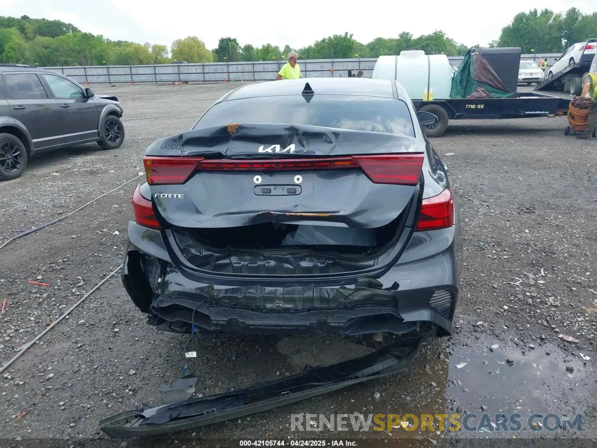 16 Photograph of a damaged car 3KPF24AD2PE665156 KIA FORTE 2023