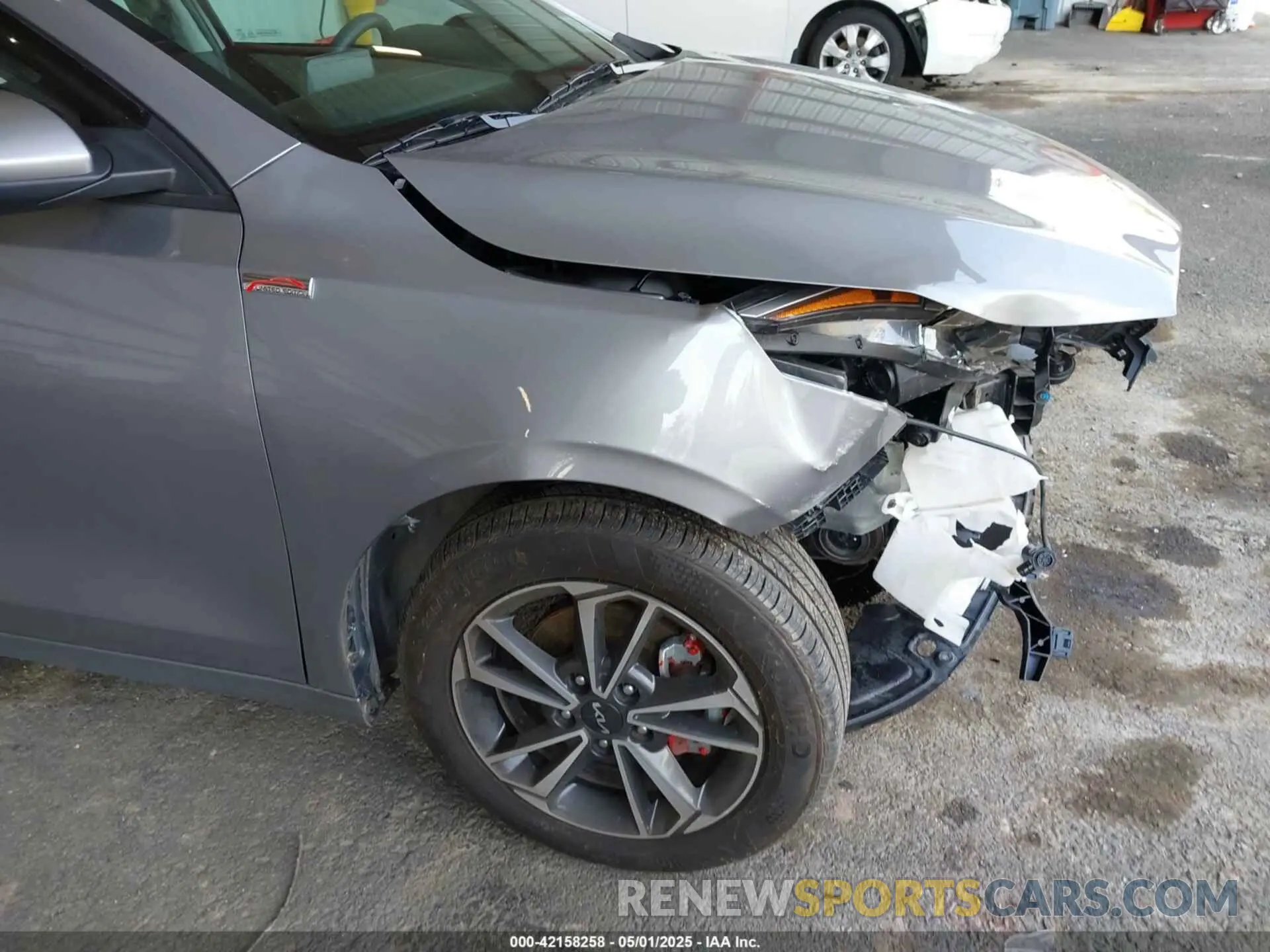 17 Photograph of a damaged car 3KPF24AD2PE691594 KIA FORTE 2023