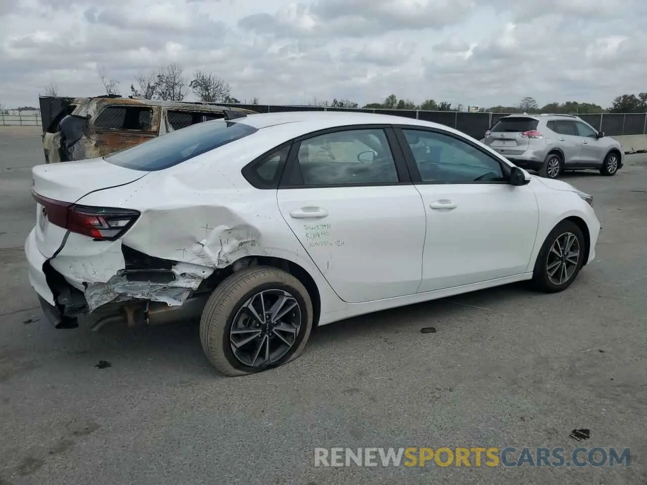 3 Photograph of a damaged car 3KPF24AD3PE557256 KIA FORTE 2023