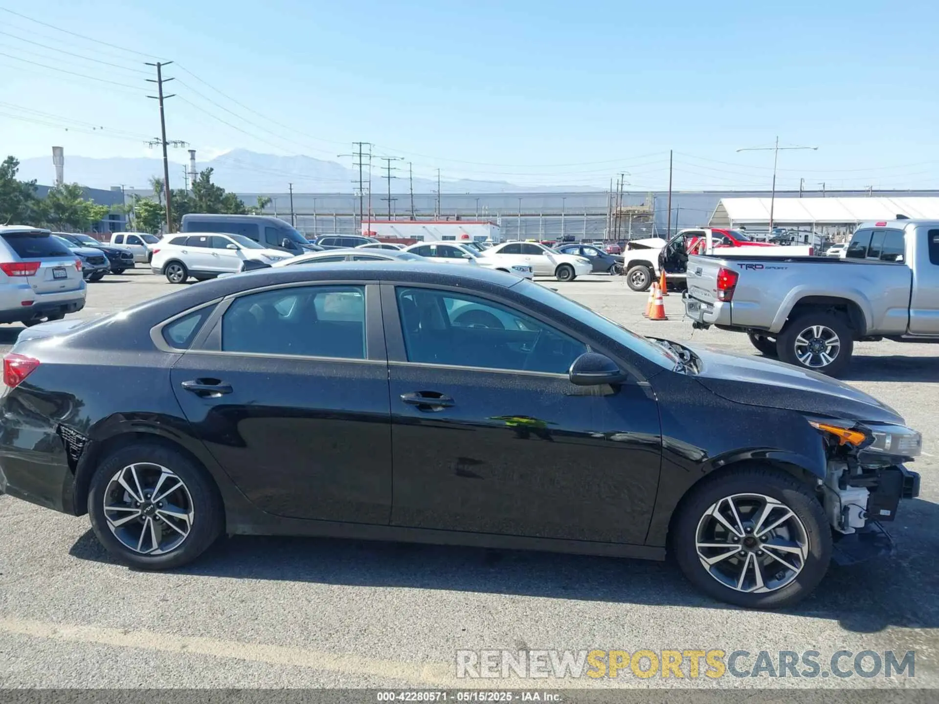 14 Photograph of a damaged car 3KPF24AD3PE558441 KIA FORTE 2023