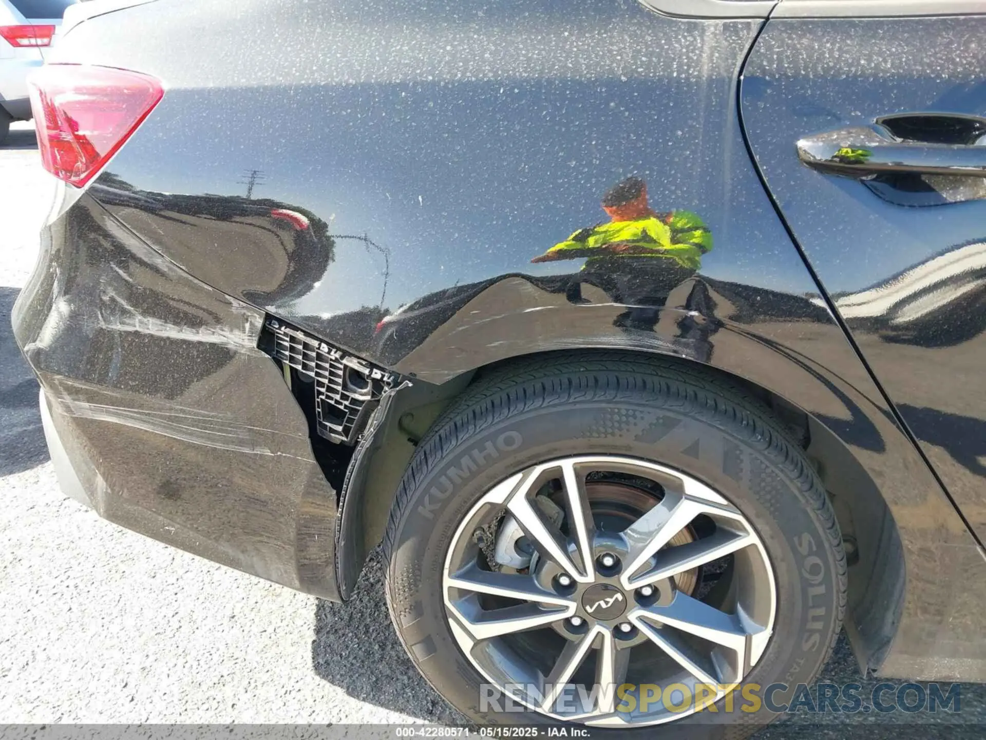 18 Photograph of a damaged car 3KPF24AD3PE558441 KIA FORTE 2023