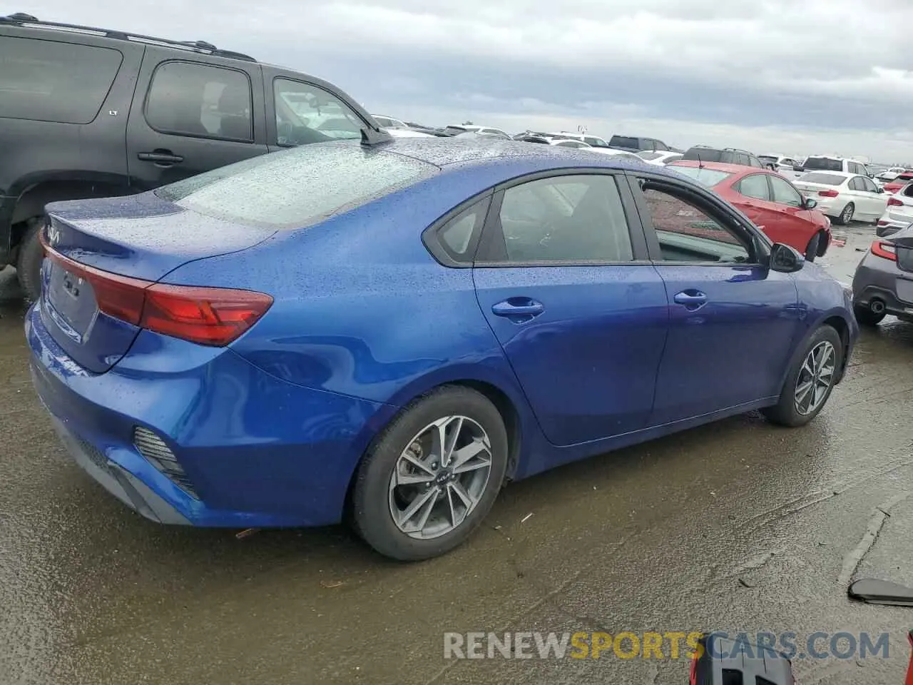 3 Photograph of a damaged car 3KPF24AD3PE572128 KIA FORTE 2023