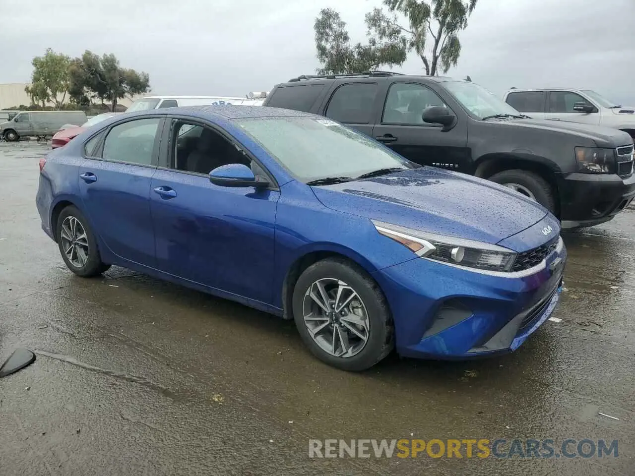 4 Photograph of a damaged car 3KPF24AD3PE572128 KIA FORTE 2023