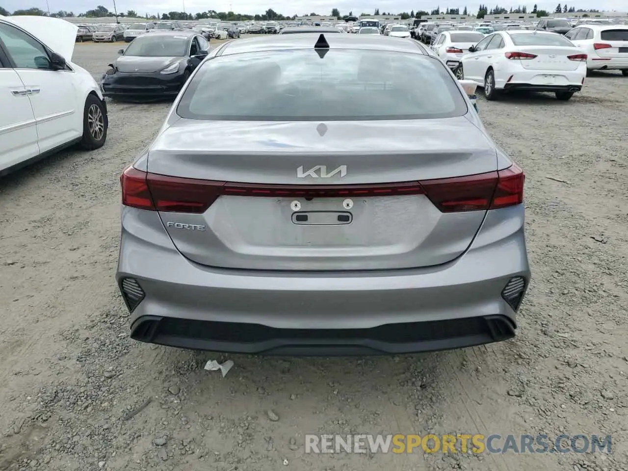 6 Photograph of a damaged car 3KPF24AD3PE592623 KIA FORTE 2023