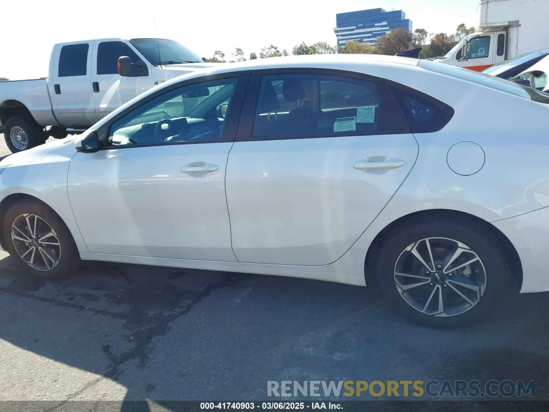 14 Photograph of a damaged car 3KPF24AD3PE599829 KIA FORTE 2023