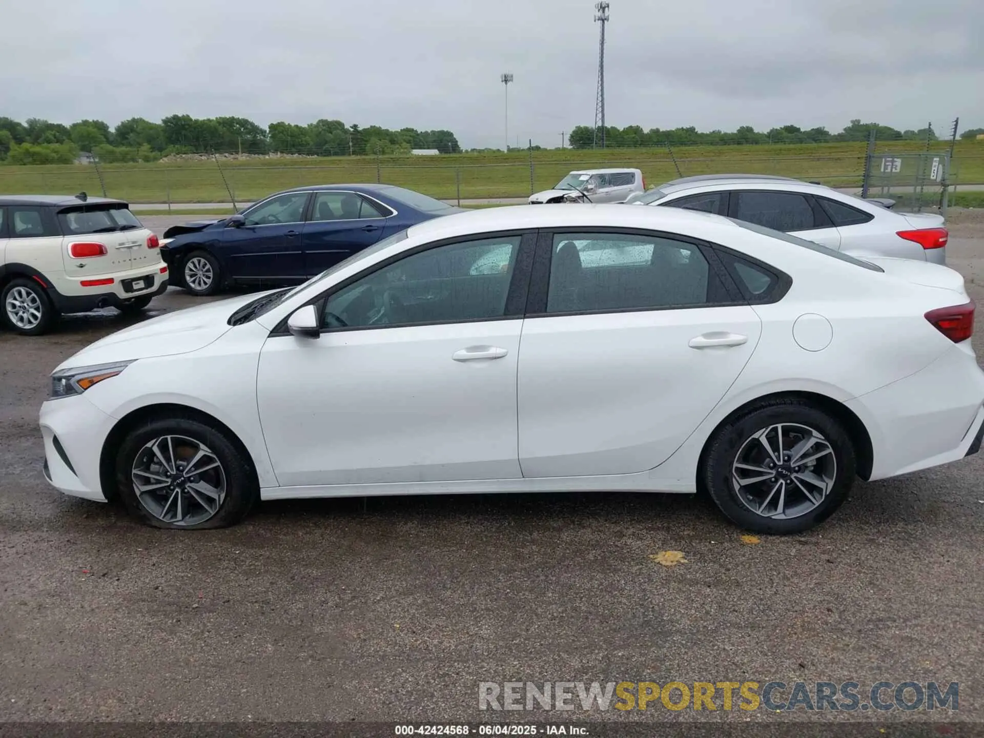15 Photograph of a damaged car 3KPF24AD3PE636510 KIA FORTE 2023