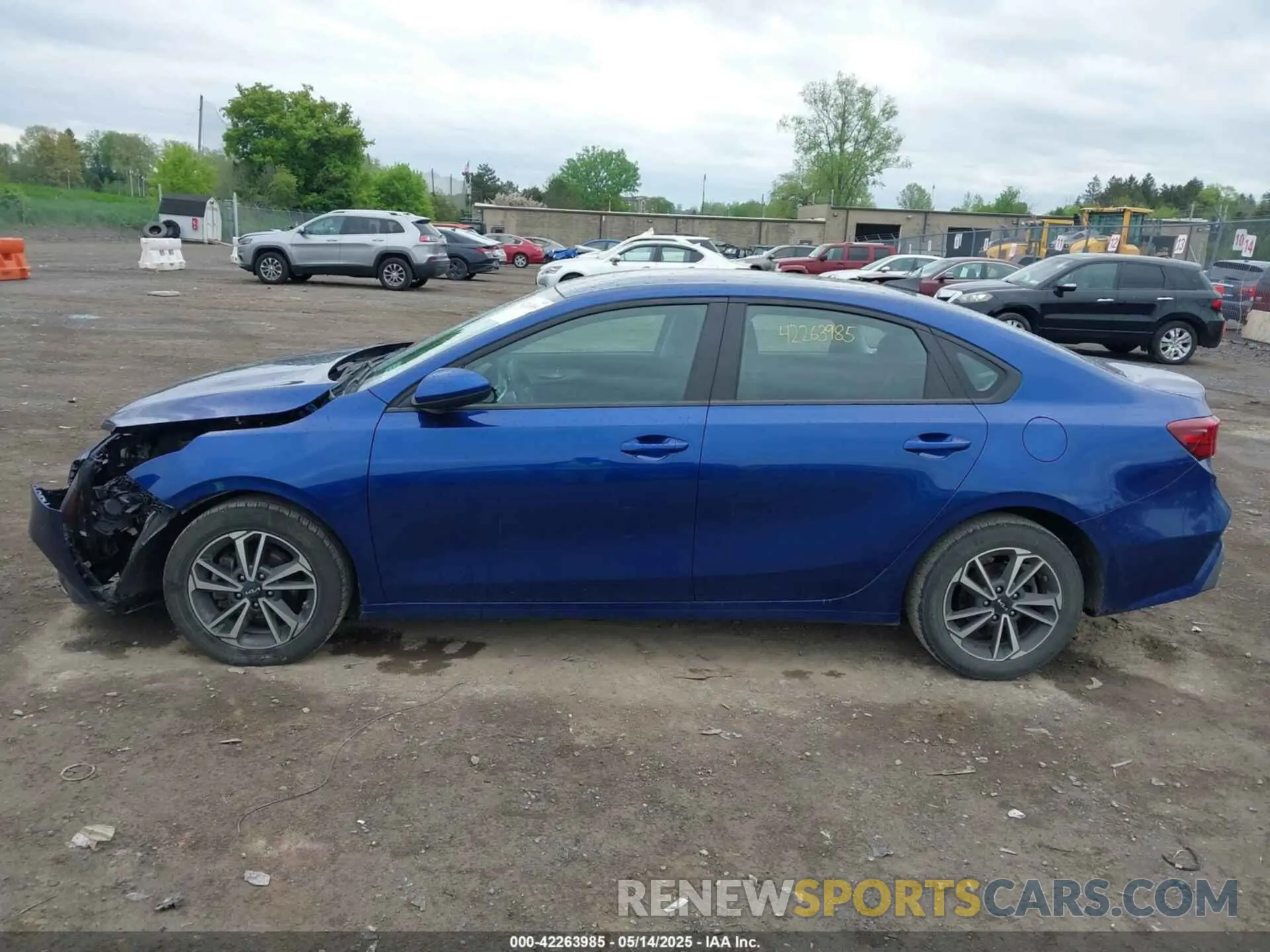 14 Photograph of a damaged car 3KPF24AD4PE504193 KIA FORTE 2023