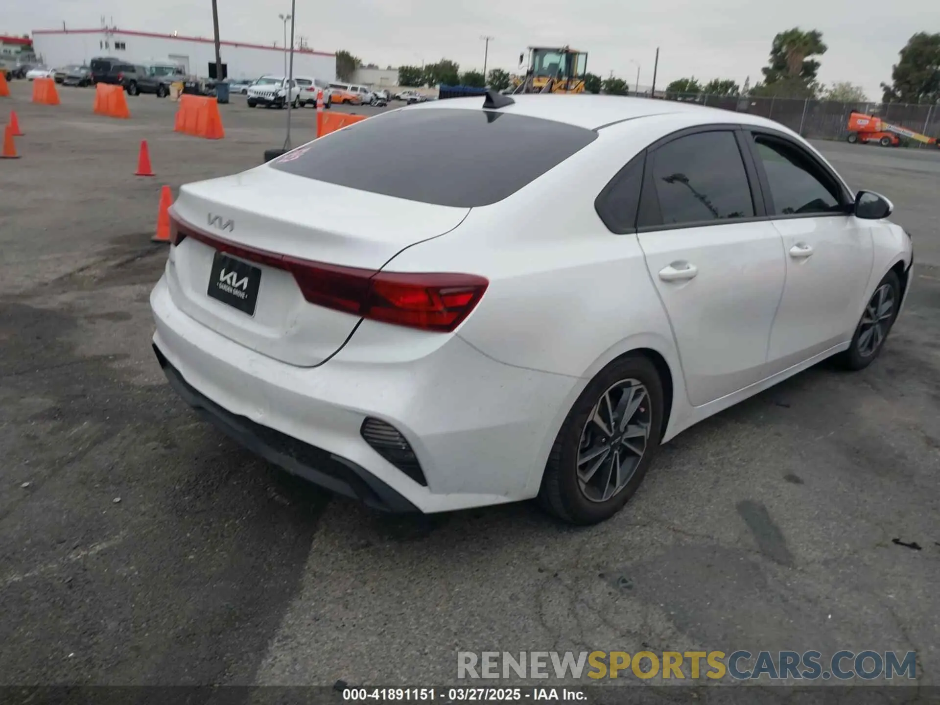 4 Photograph of a damaged car 3KPF24AD4PE508180 KIA FORTE 2023