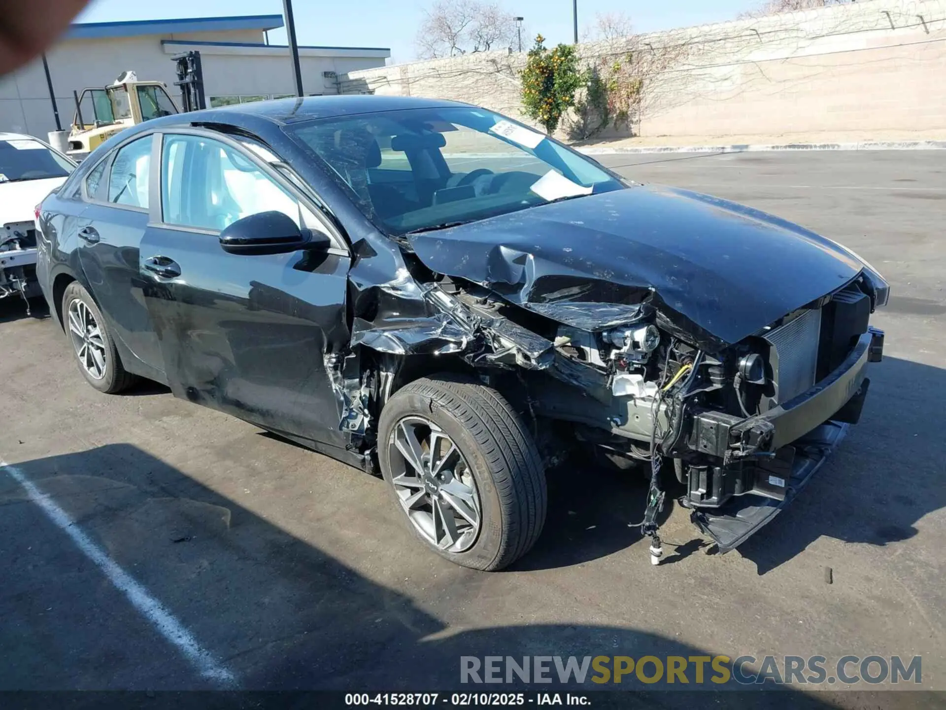 1 Photograph of a damaged car 3KPF24AD4PE518157 KIA FORTE 2023