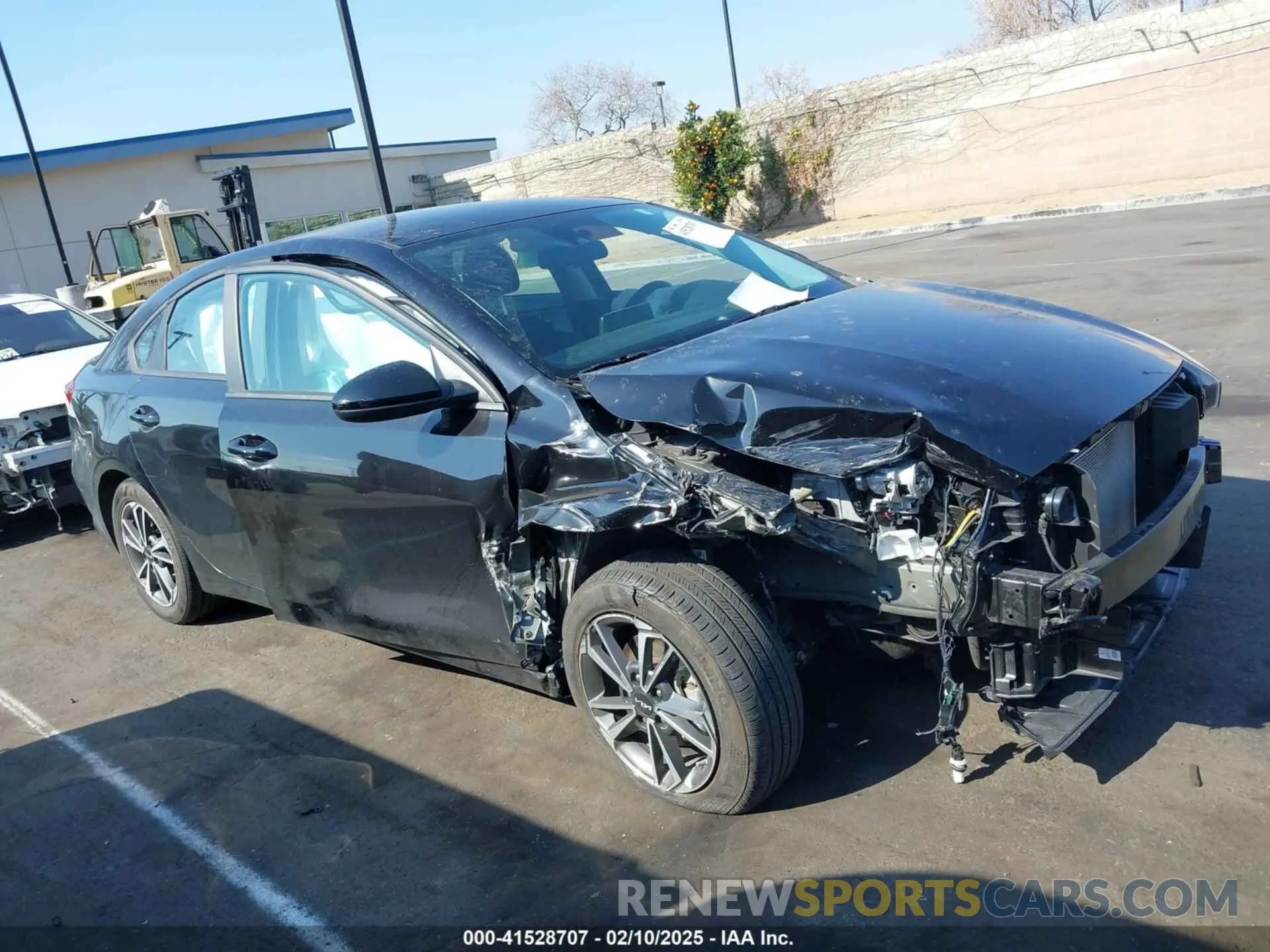 14 Photograph of a damaged car 3KPF24AD4PE518157 KIA FORTE 2023