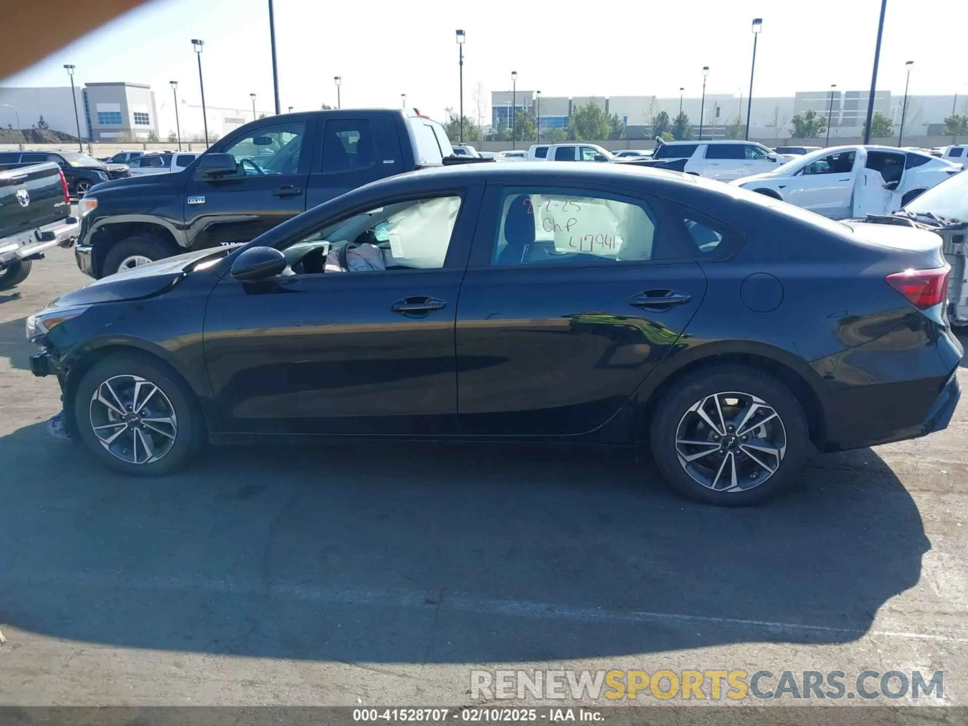 15 Photograph of a damaged car 3KPF24AD4PE518157 KIA FORTE 2023