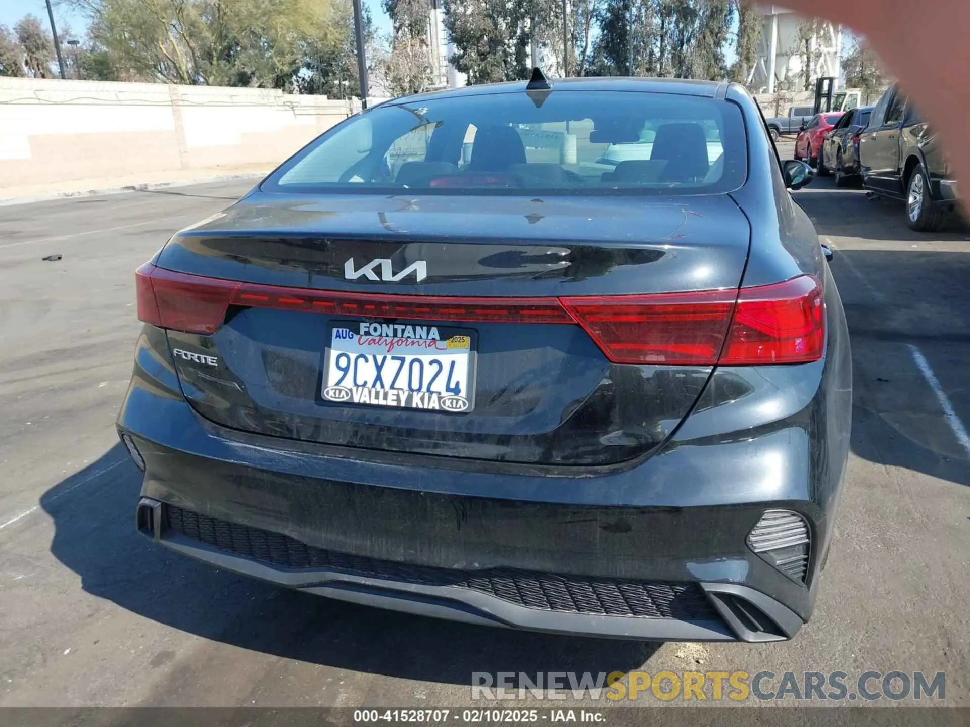17 Photograph of a damaged car 3KPF24AD4PE518157 KIA FORTE 2023