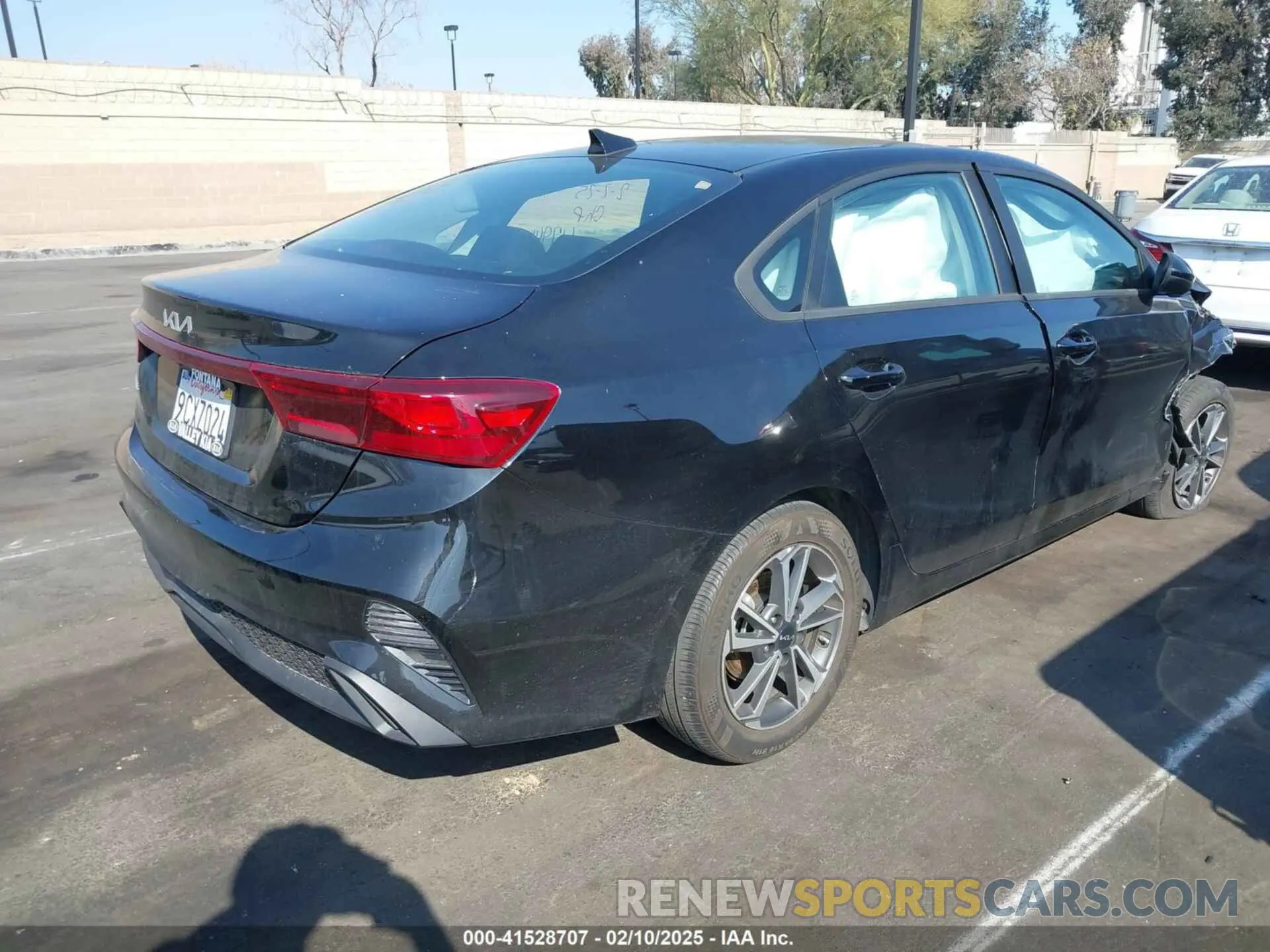 4 Photograph of a damaged car 3KPF24AD4PE518157 KIA FORTE 2023