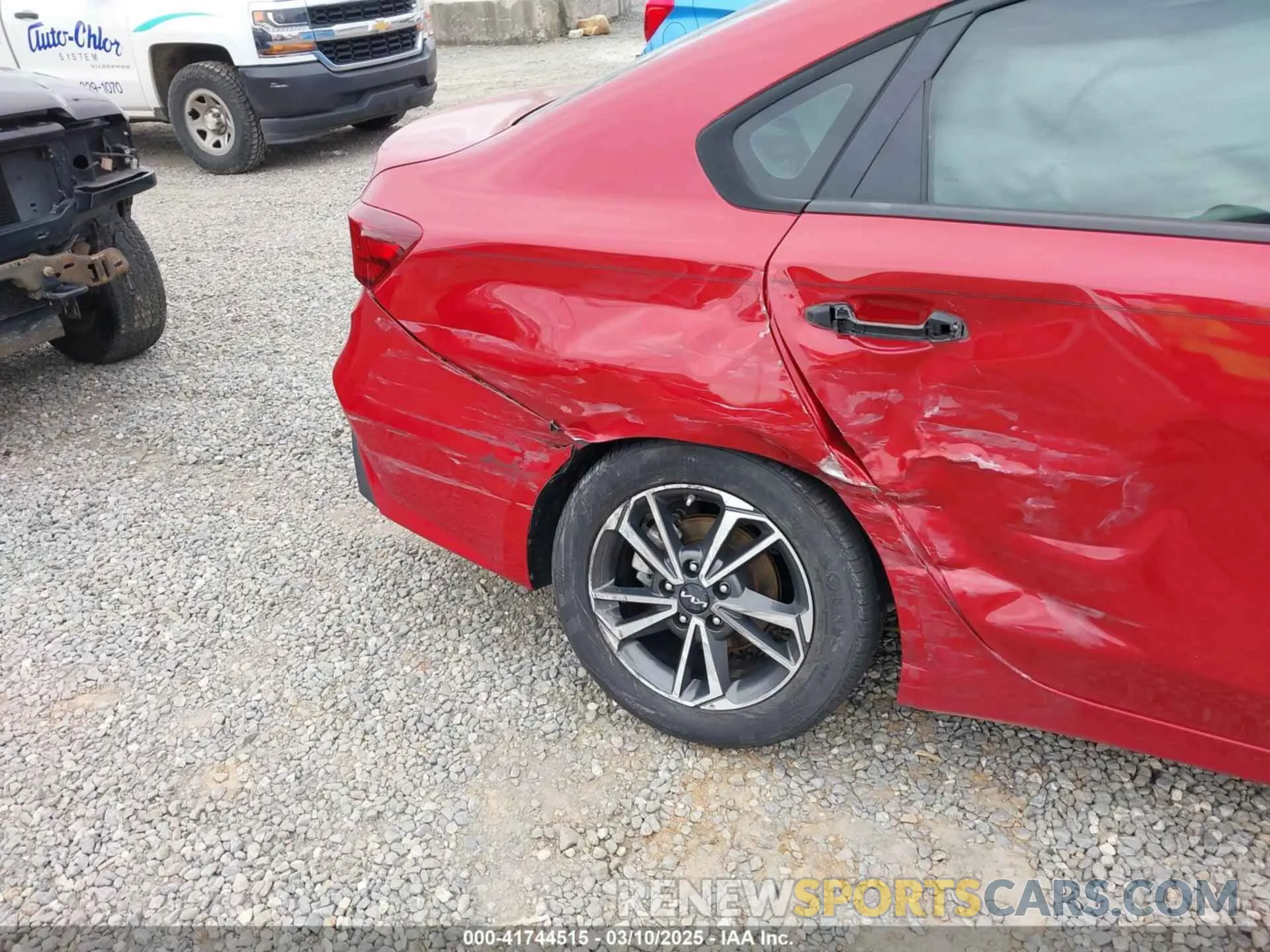 6 Photograph of a damaged car 3KPF24AD4PE522726 KIA FORTE 2023