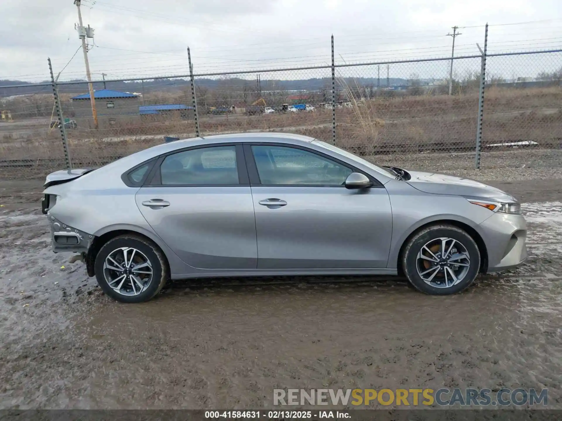 14 Photograph of a damaged car 3KPF24AD4PE532575 KIA FORTE 2023