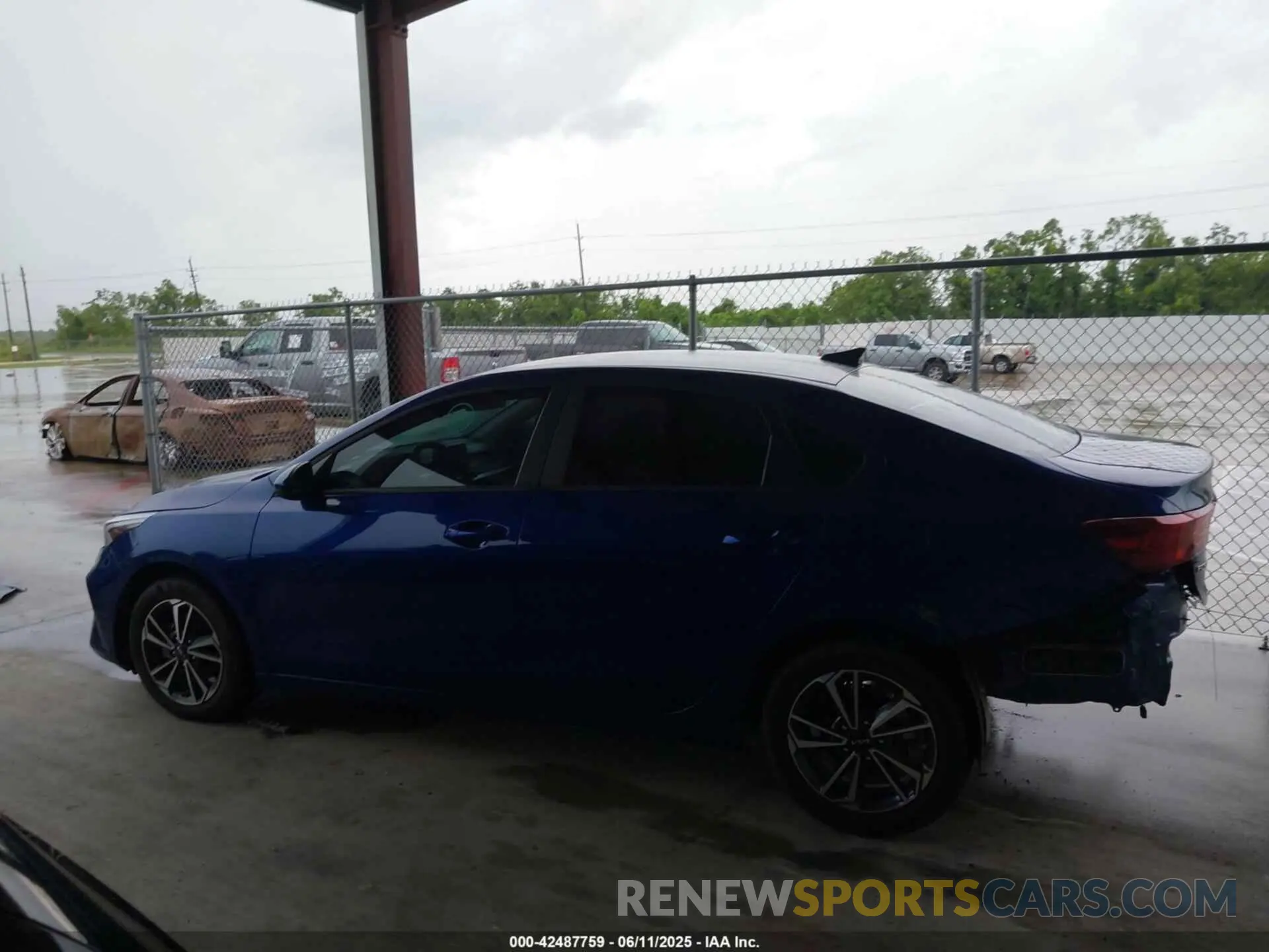 14 Photograph of a damaged car 3KPF24AD4PE611633 KIA FORTE 2023
