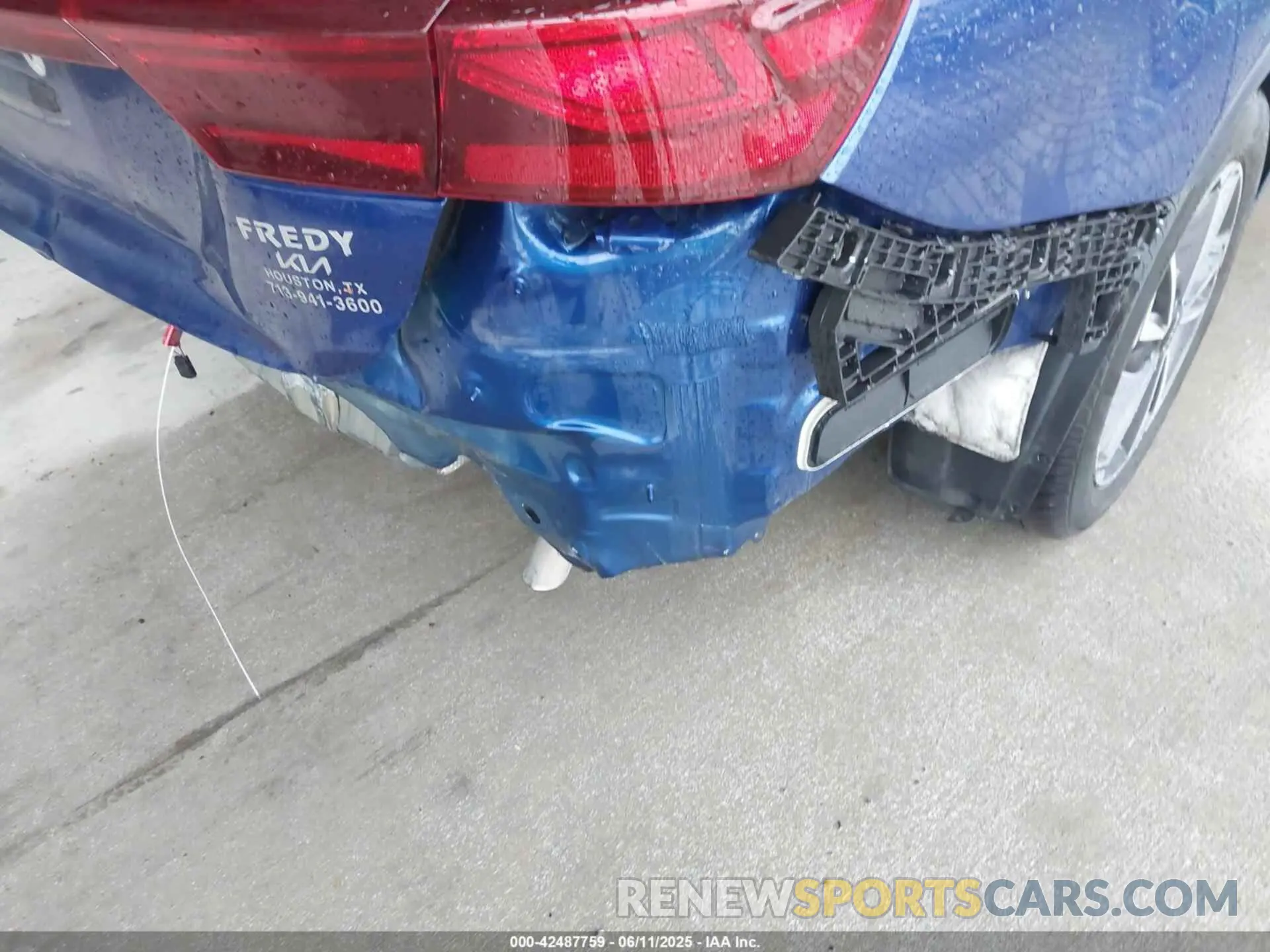 17 Photograph of a damaged car 3KPF24AD4PE611633 KIA FORTE 2023