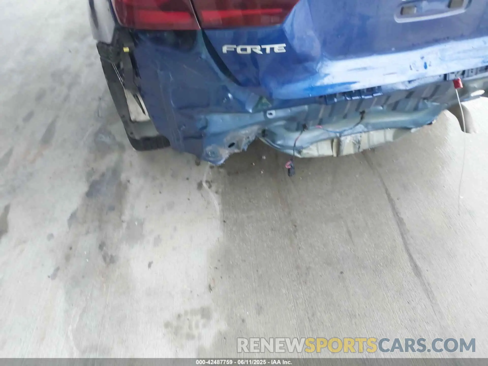 6 Photograph of a damaged car 3KPF24AD4PE611633 KIA FORTE 2023