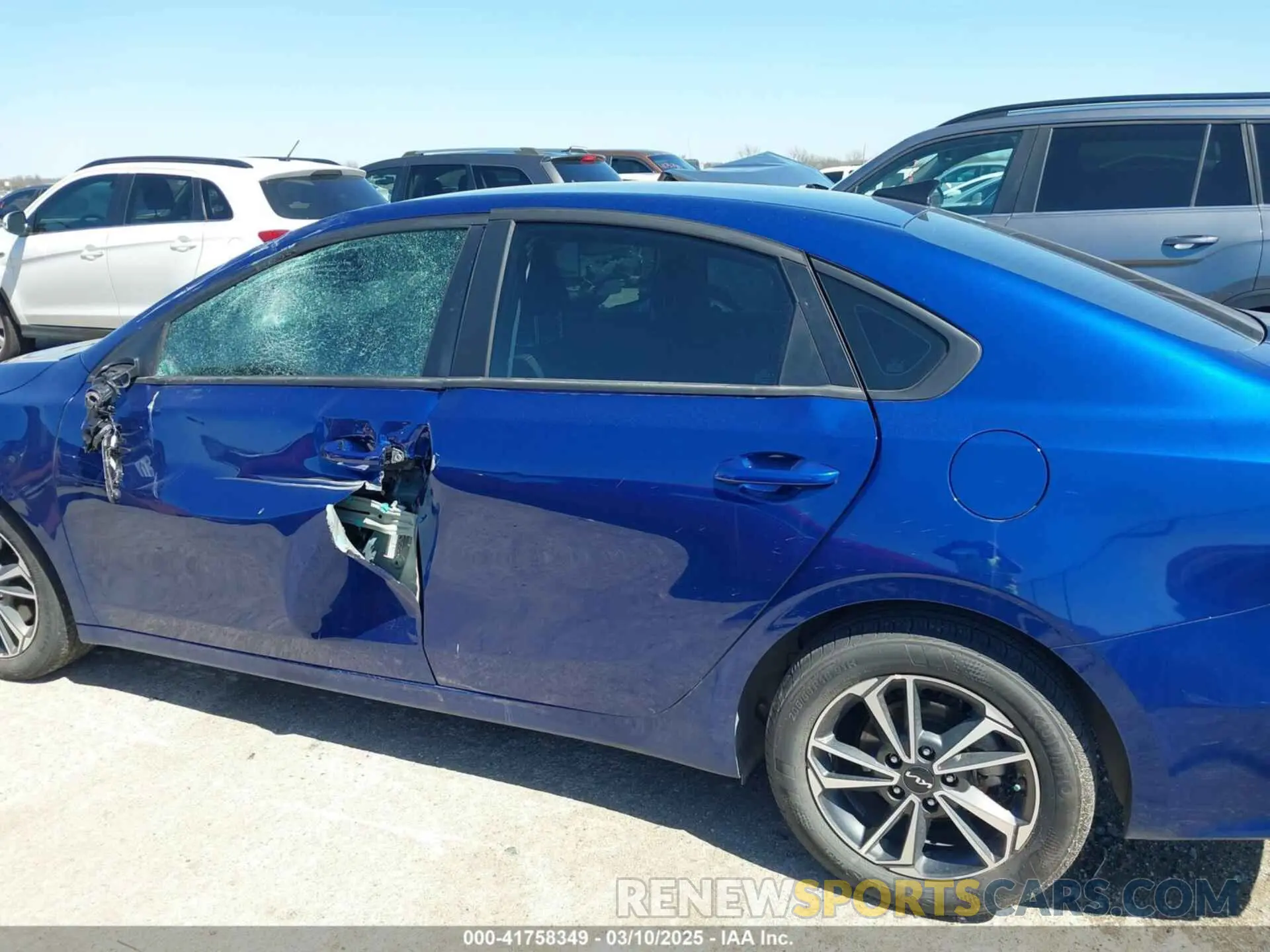 14 Photograph of a damaged car 3KPF24AD4PE683741 KIA FORTE 2023