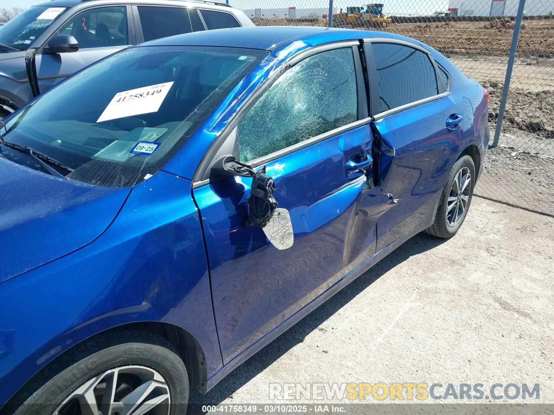 17 Photograph of a damaged car 3KPF24AD4PE683741 KIA FORTE 2023