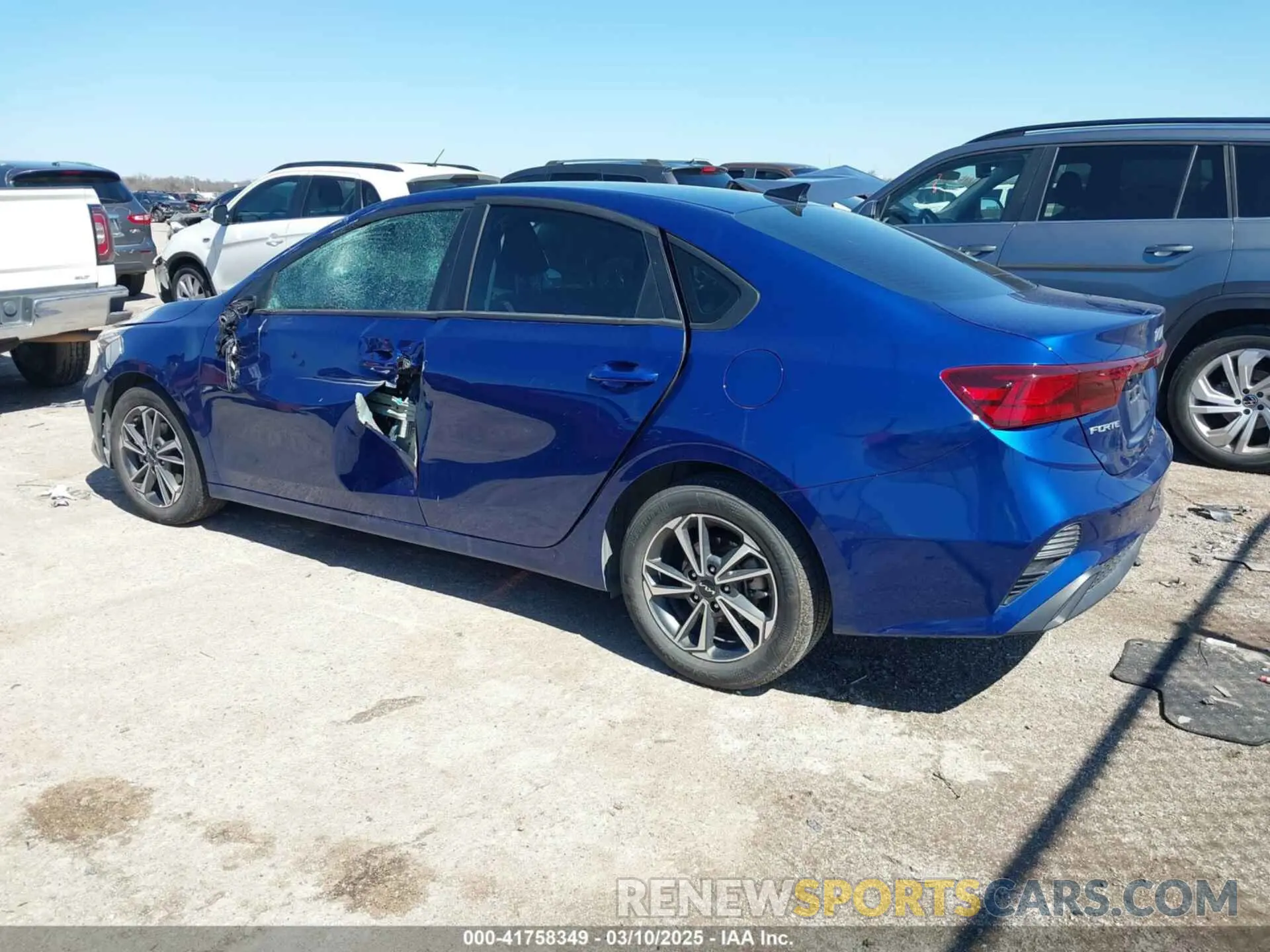 3 Photograph of a damaged car 3KPF24AD4PE683741 KIA FORTE 2023