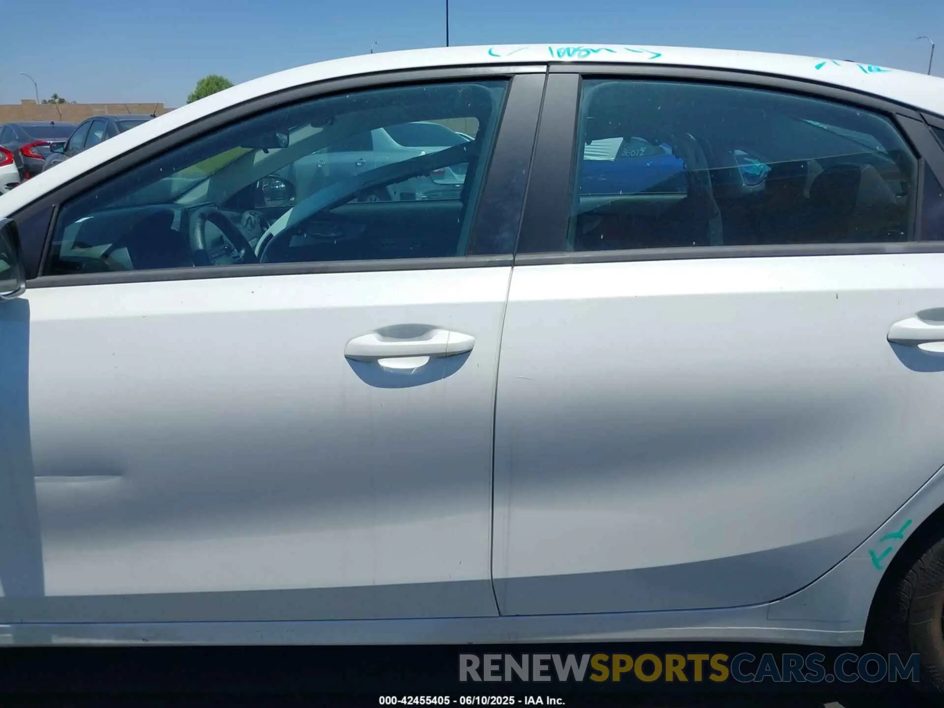 15 Photograph of a damaged car 3KPF24AD5PE559705 KIA FORTE 2023