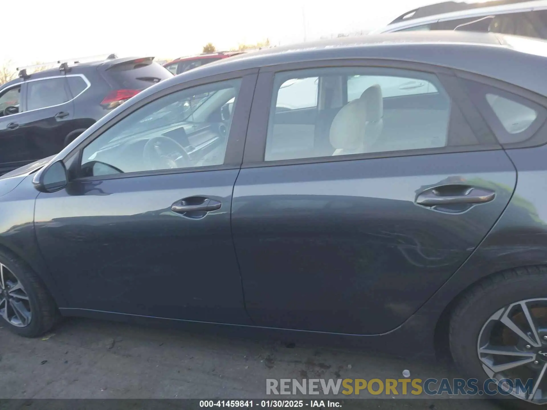 14 Photograph of a damaged car 3KPF24AD5PE563690 KIA FORTE 2023