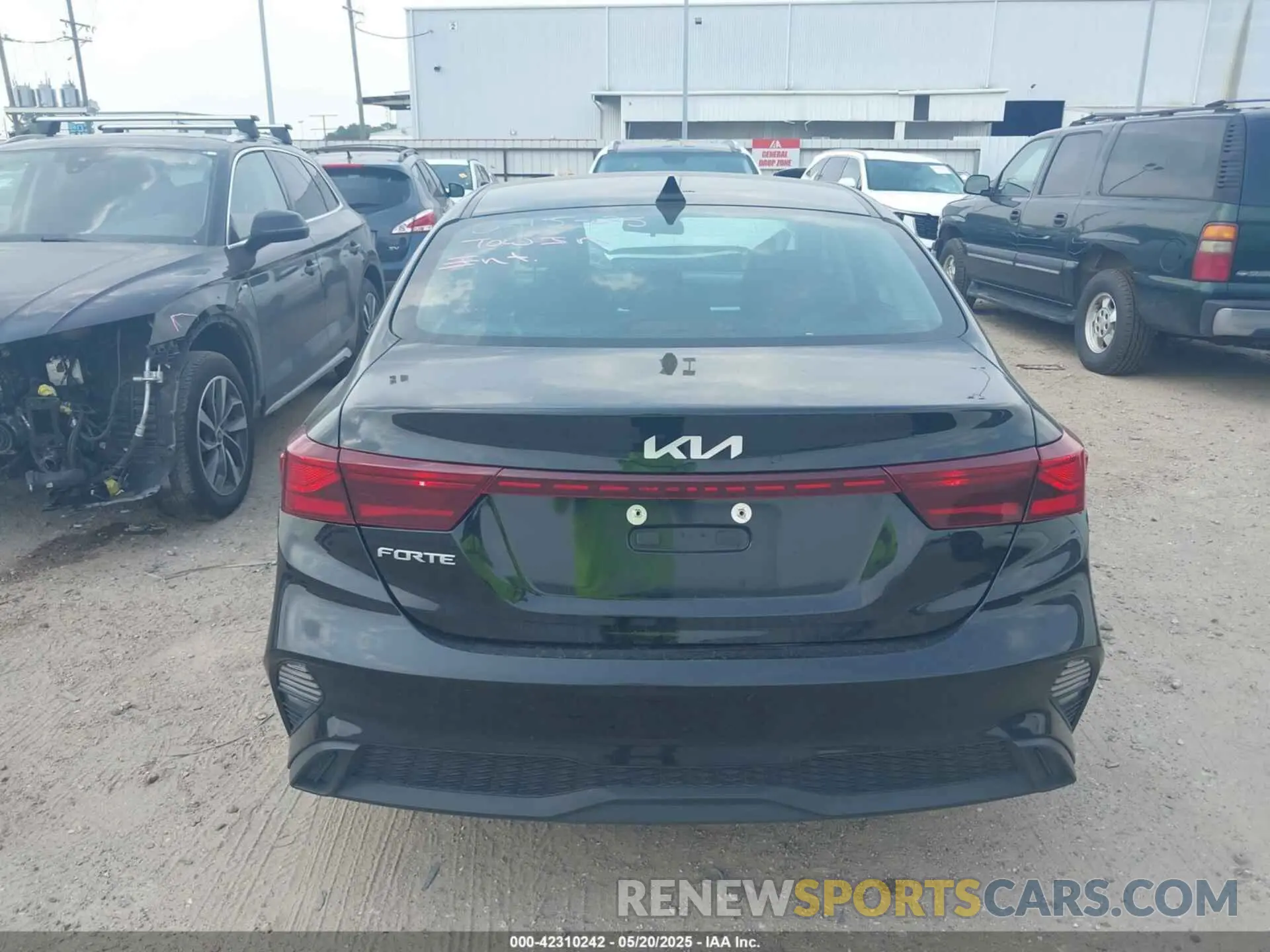 17 Photograph of a damaged car 3KPF24AD5PE581736 KIA FORTE 2023
