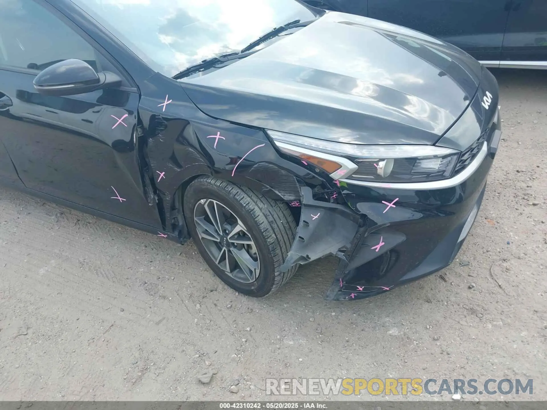 18 Photograph of a damaged car 3KPF24AD5PE581736 KIA FORTE 2023