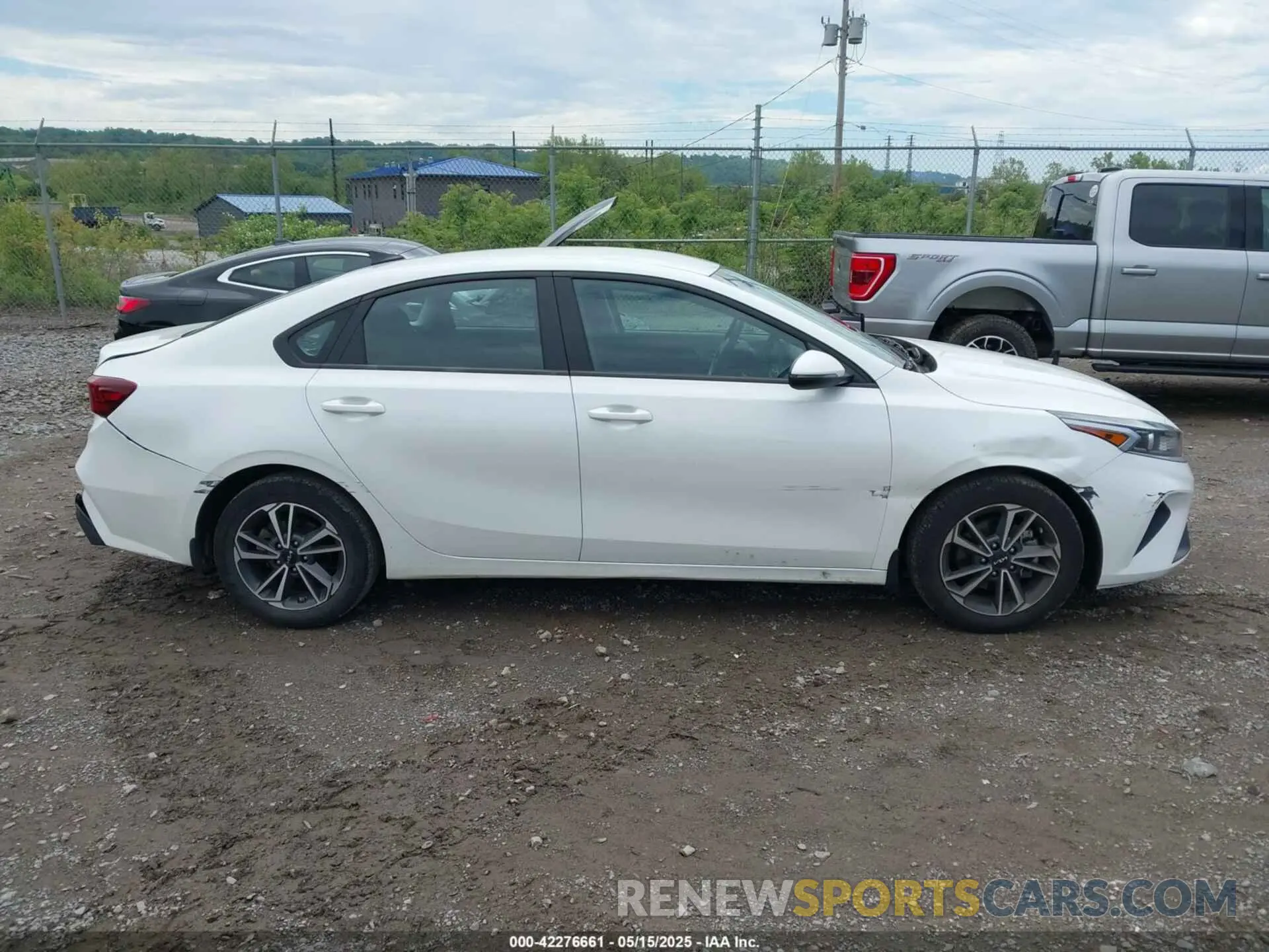 13 Photograph of a damaged car 3KPF24AD5PE590582 KIA FORTE 2023