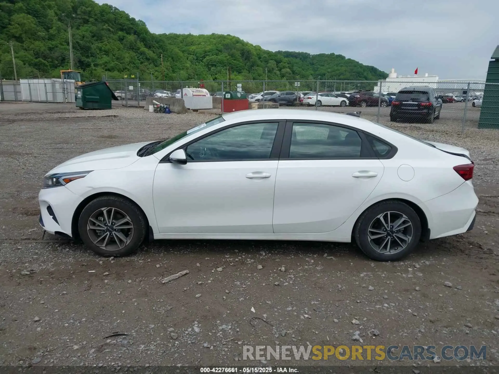 14 Photograph of a damaged car 3KPF24AD5PE590582 KIA FORTE 2023
