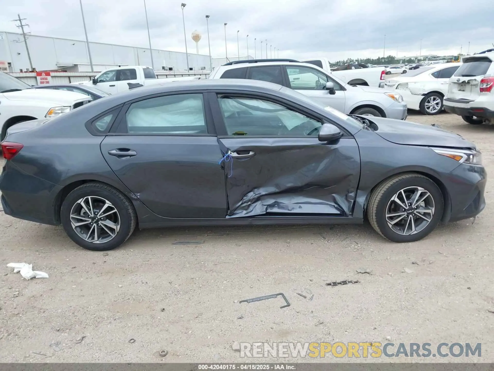 13 Photograph of a damaged car 3KPF24AD5PE596804 KIA FORTE 2023
