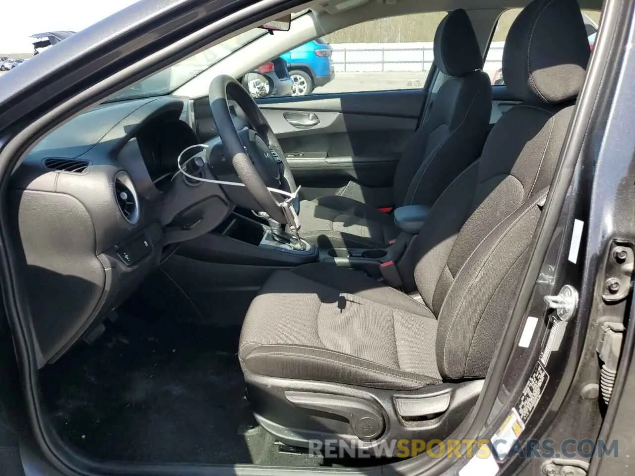 7 Photograph of a damaged car 3KPF24AD5PE601077 KIA FORTE 2023