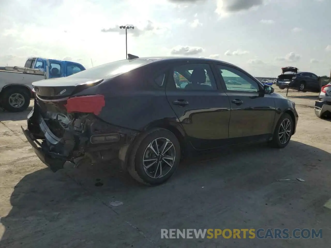 3 Photograph of a damaged car 3KPF24AD5PE607932 KIA FORTE 2023