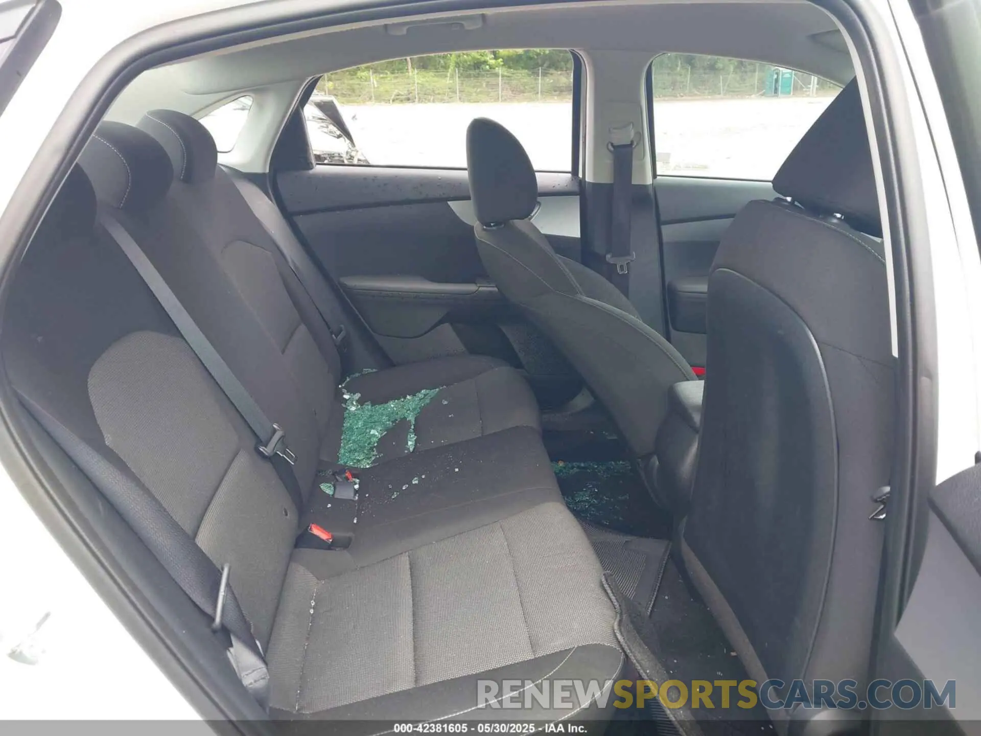 8 Photograph of a damaged car 3KPF24AD5PE677916 KIA FORTE 2023