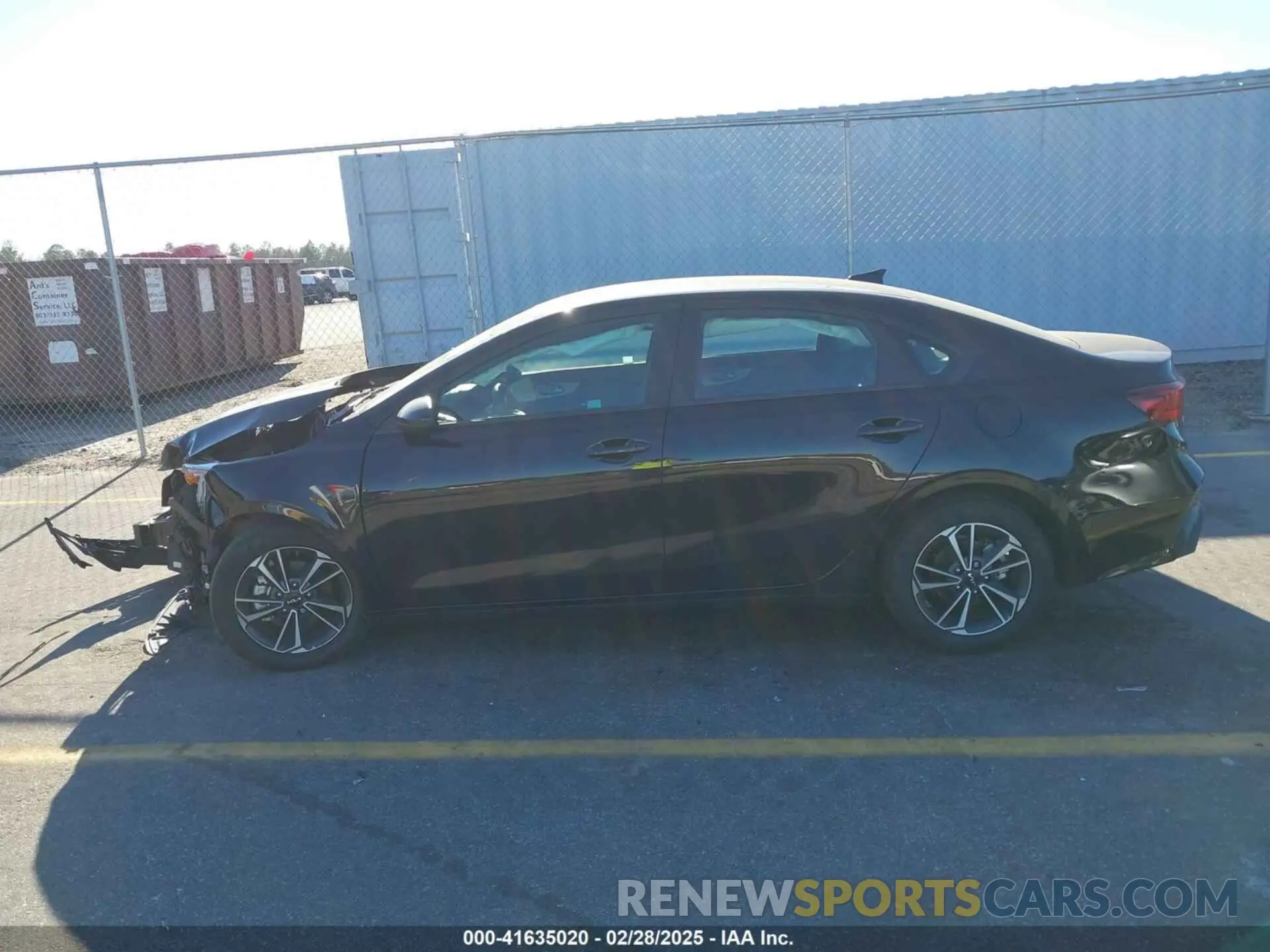 14 Photograph of a damaged car 3KPF24AD5PE689578 KIA FORTE 2023