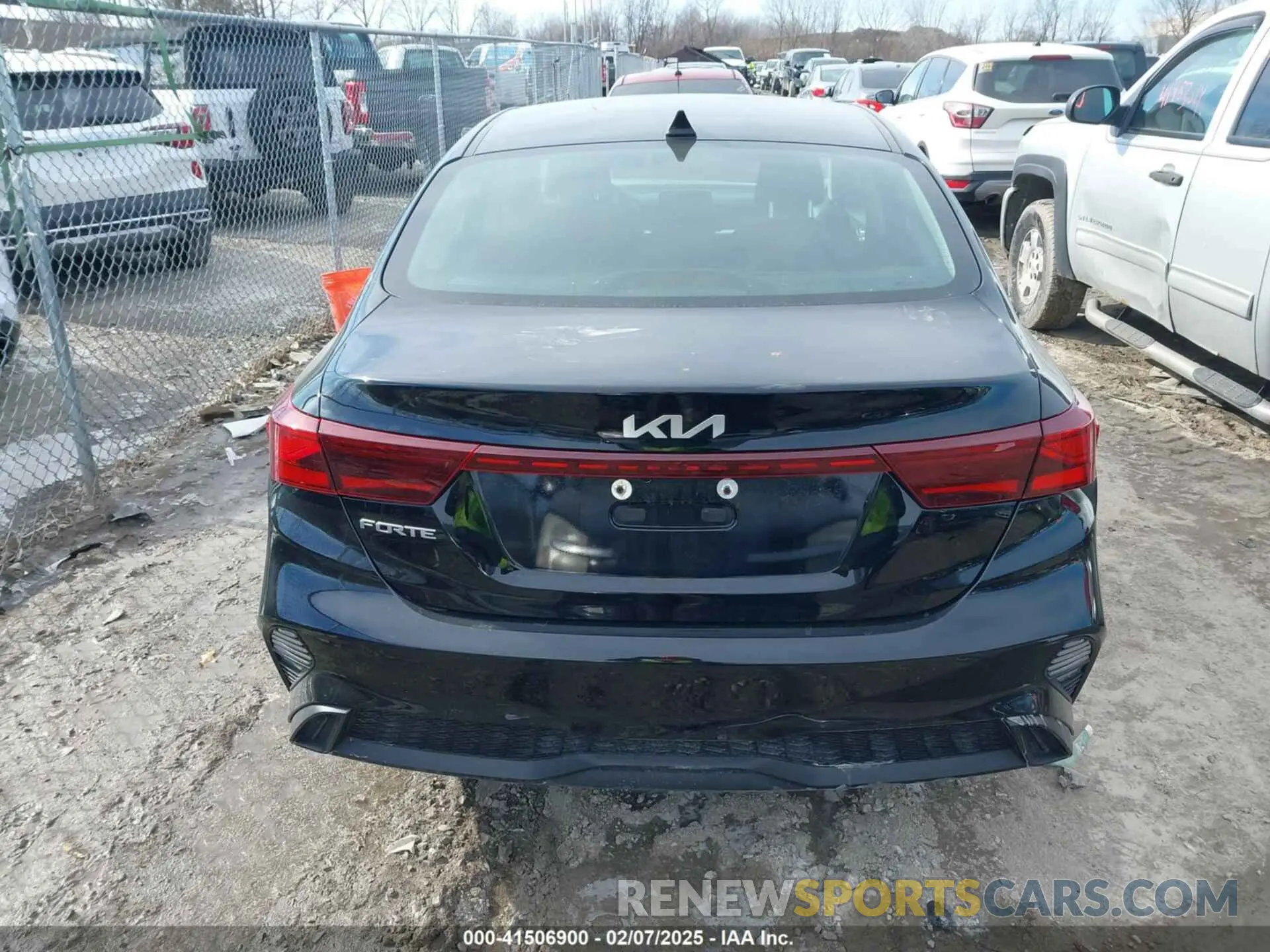 17 Photograph of a damaged car 3KPF24AD6PE511503 KIA FORTE 2023