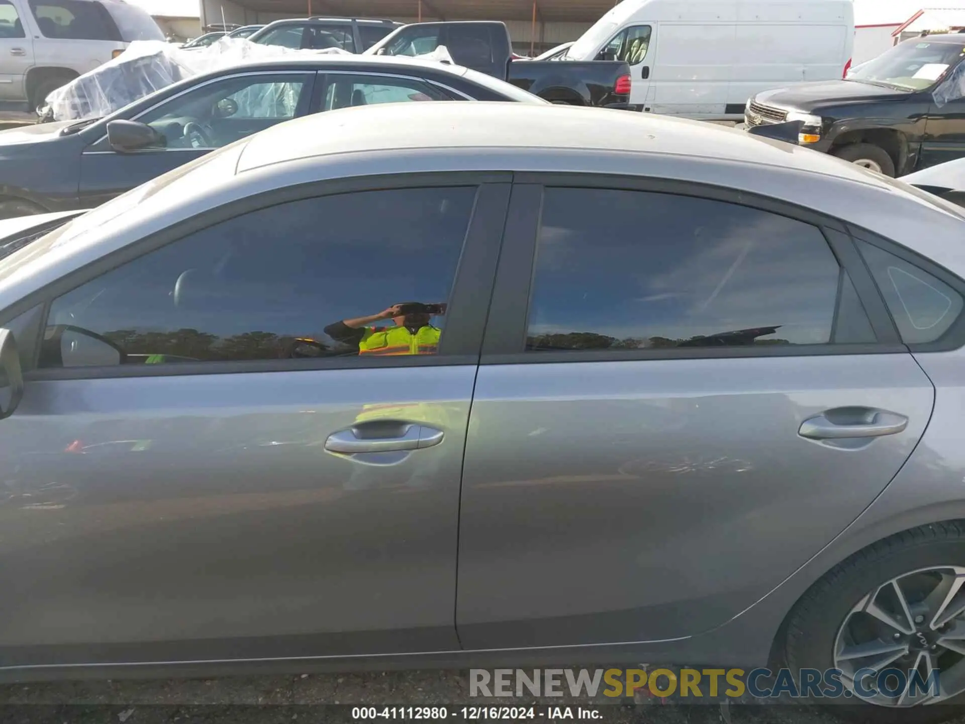 14 Photograph of a damaged car 3KPF24AD6PE532643 KIA FORTE 2023