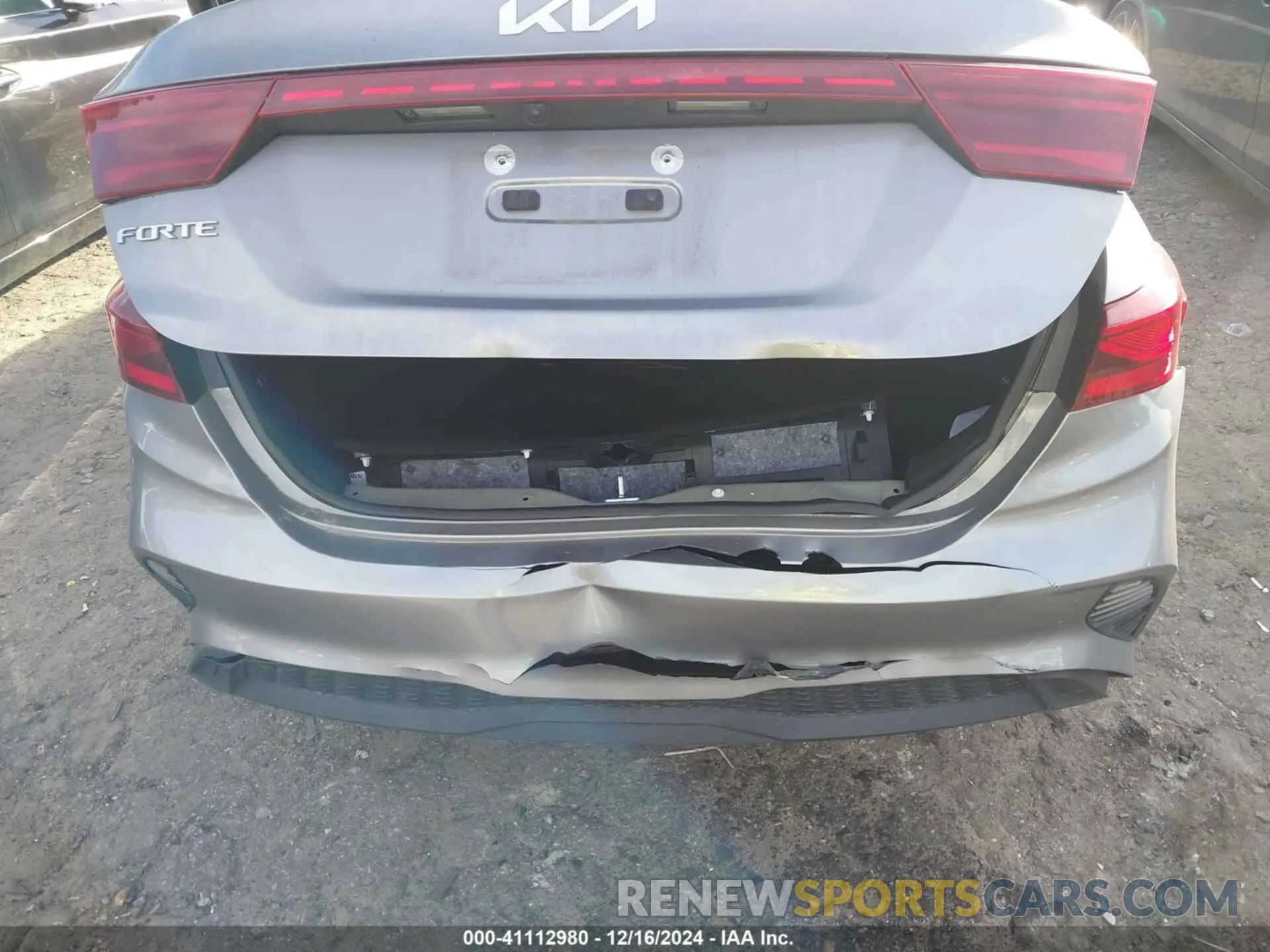 6 Photograph of a damaged car 3KPF24AD6PE532643 KIA FORTE 2023