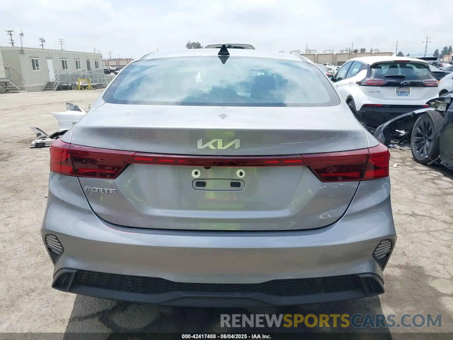 17 Photograph of a damaged car 3KPF24AD6PE537020 KIA FORTE 2023