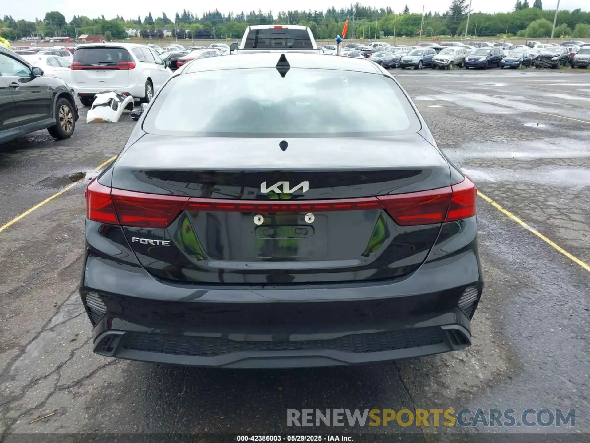 17 Photograph of a damaged car 3KPF24AD6PE578909 KIA FORTE 2023