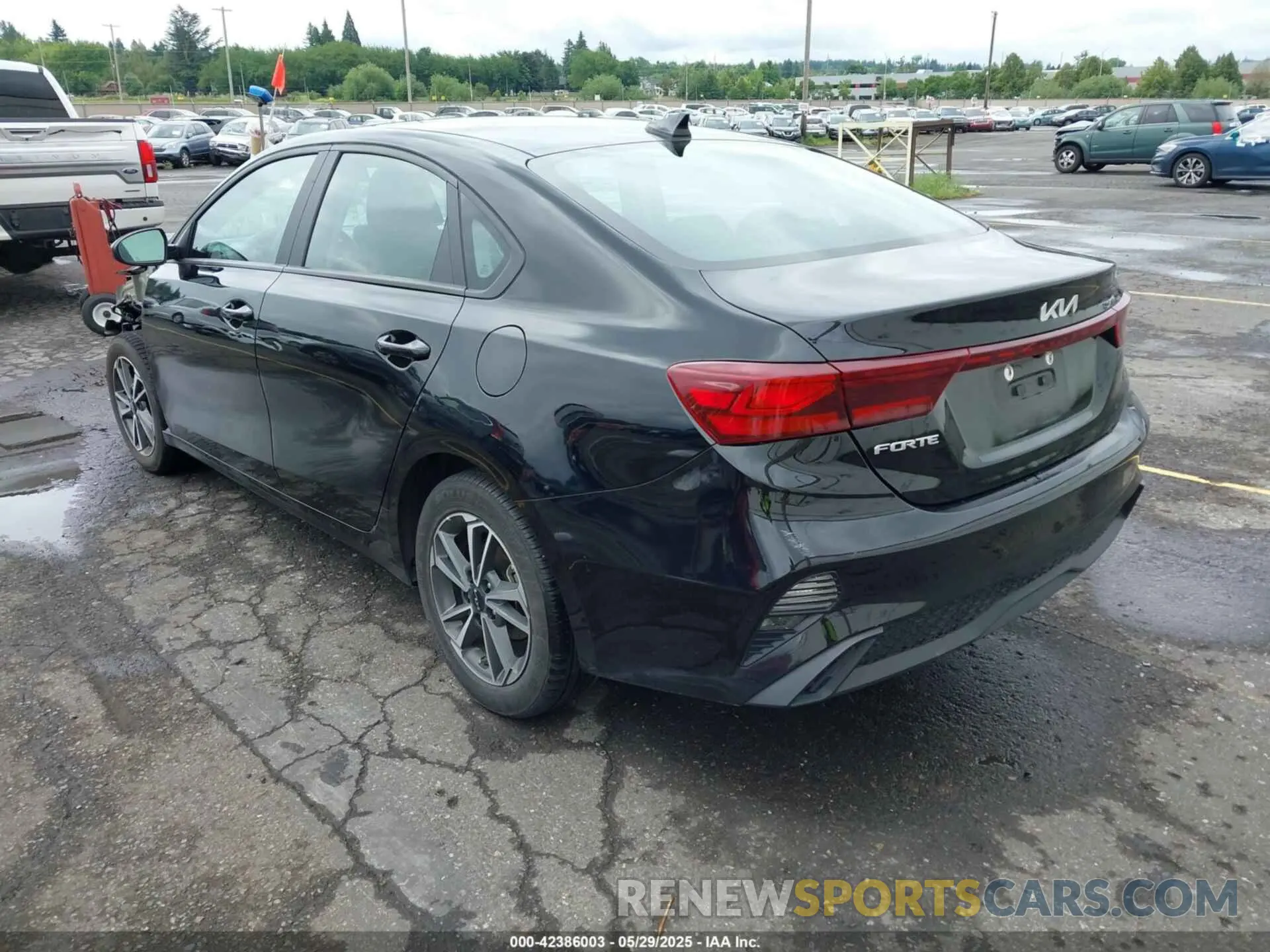 3 Photograph of a damaged car 3KPF24AD6PE578909 KIA FORTE 2023