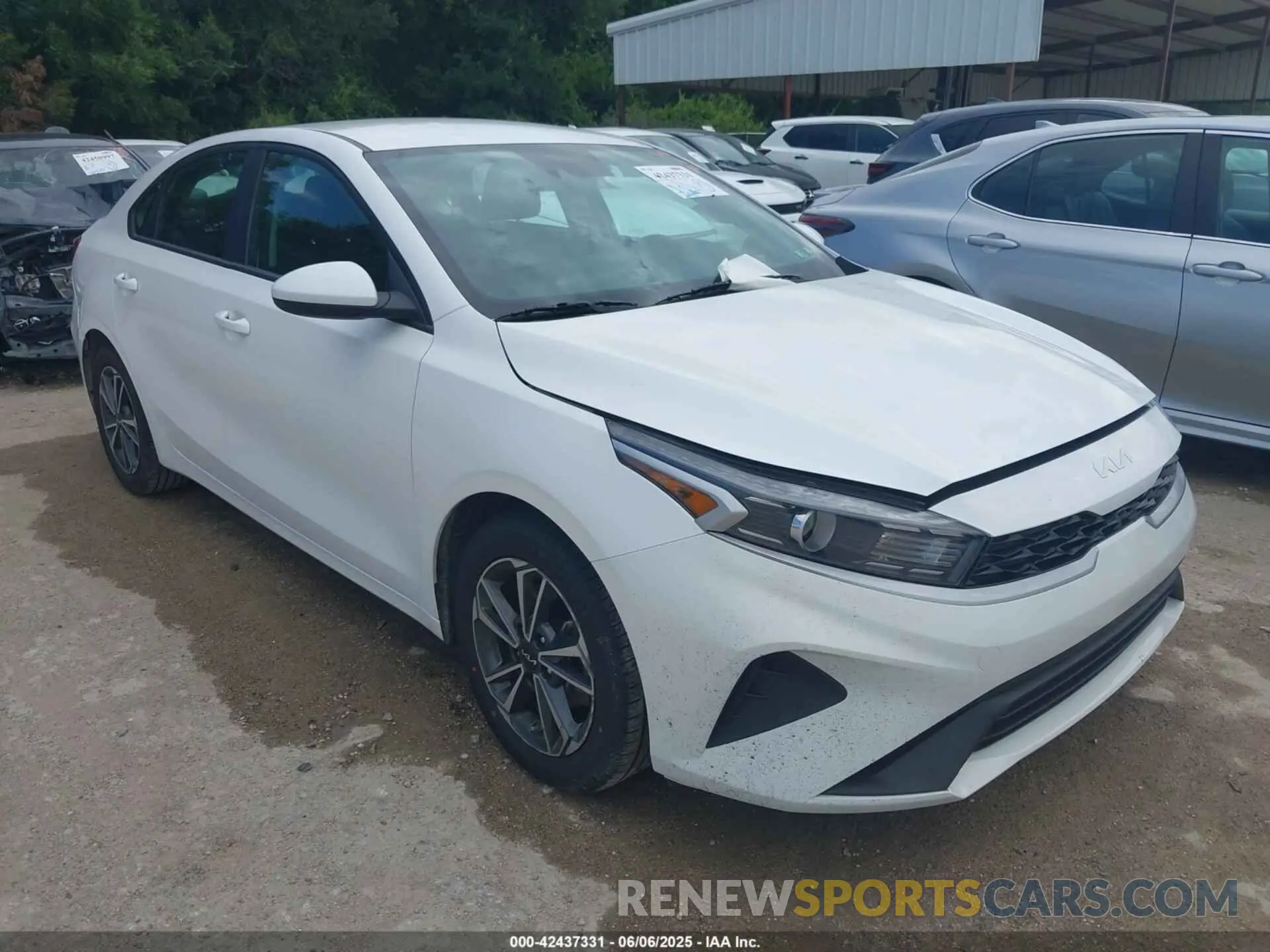 1 Photograph of a damaged car 3KPF24AD6PE585357 KIA FORTE 2023