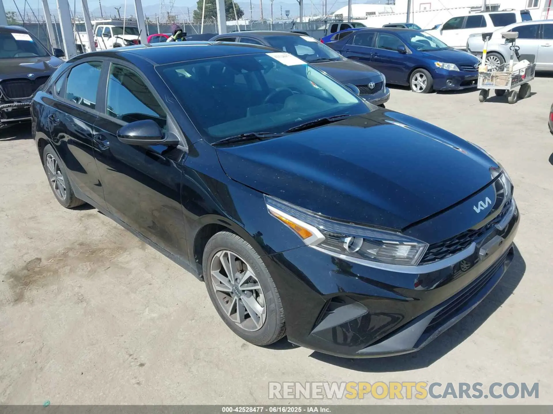 1 Photograph of a damaged car 3KPF24AD6PE652345 KIA FORTE 2023