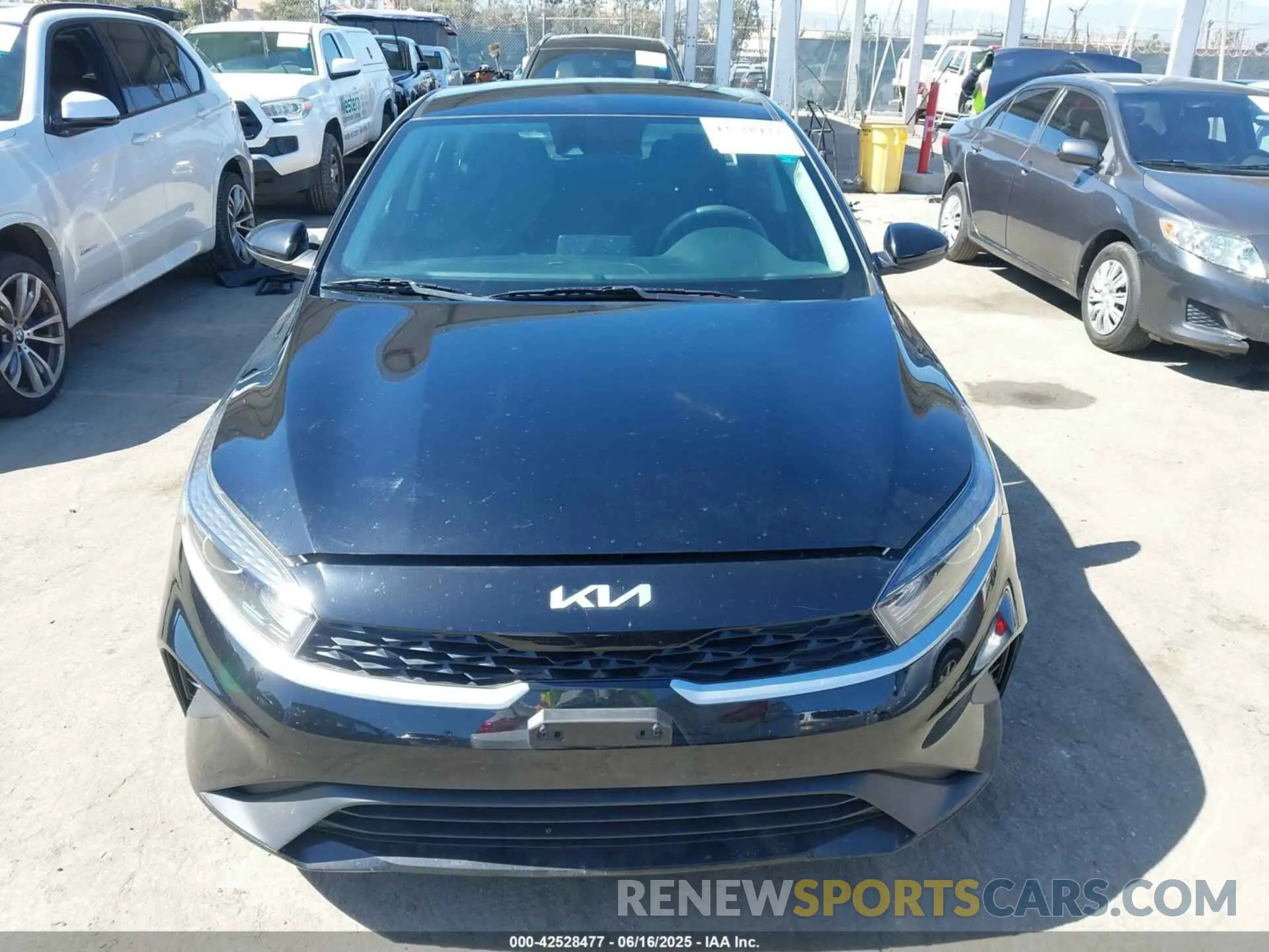 13 Photograph of a damaged car 3KPF24AD6PE652345 KIA FORTE 2023