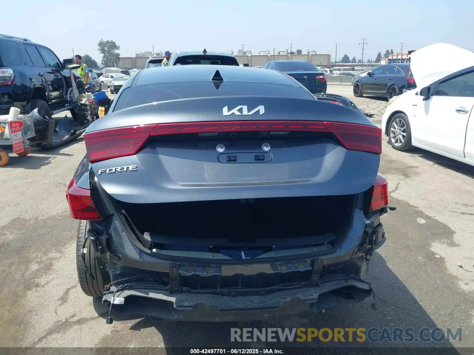 17 Photograph of a damaged car 3KPF24AD6PE681585 KIA FORTE 2023
