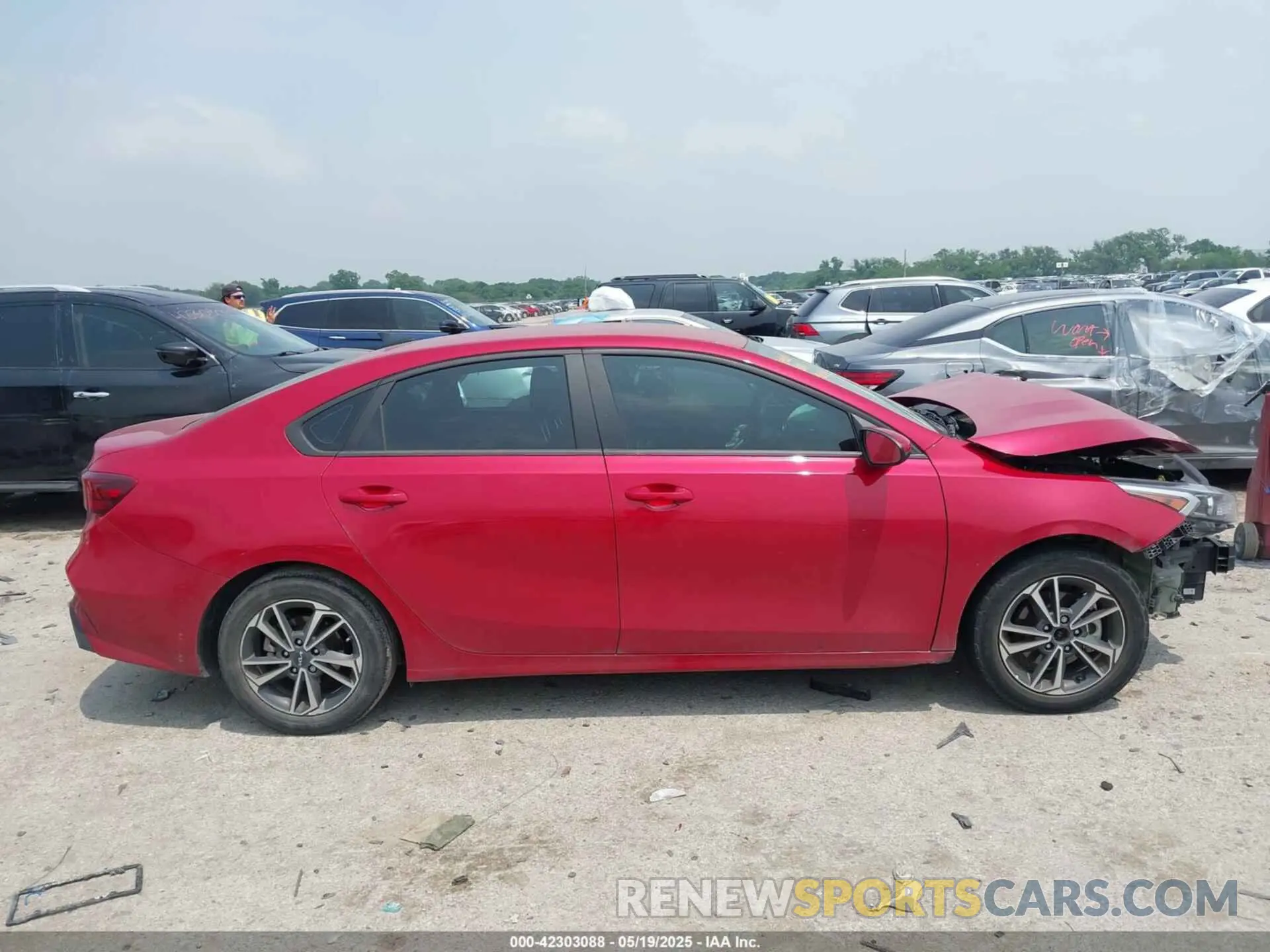 14 Photograph of a damaged car 3KPF24AD6PE682252 KIA FORTE 2023