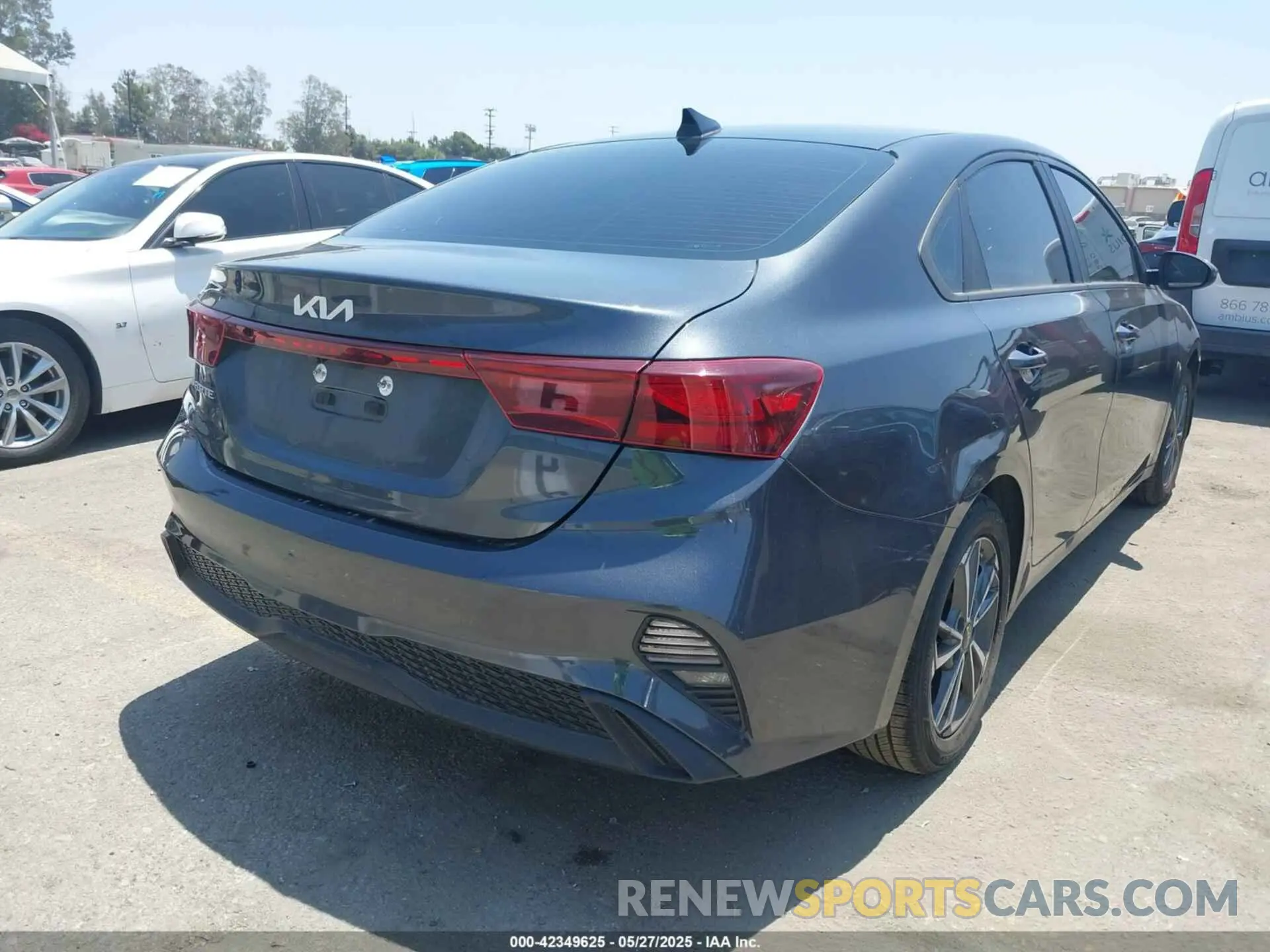 4 Photograph of a damaged car 3KPF24AD7PE527662 KIA FORTE 2023