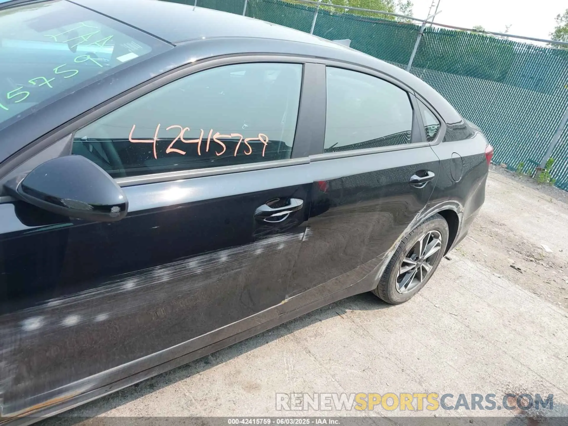 14 Photograph of a damaged car 3KPF24AD7PE531713 KIA FORTE 2023